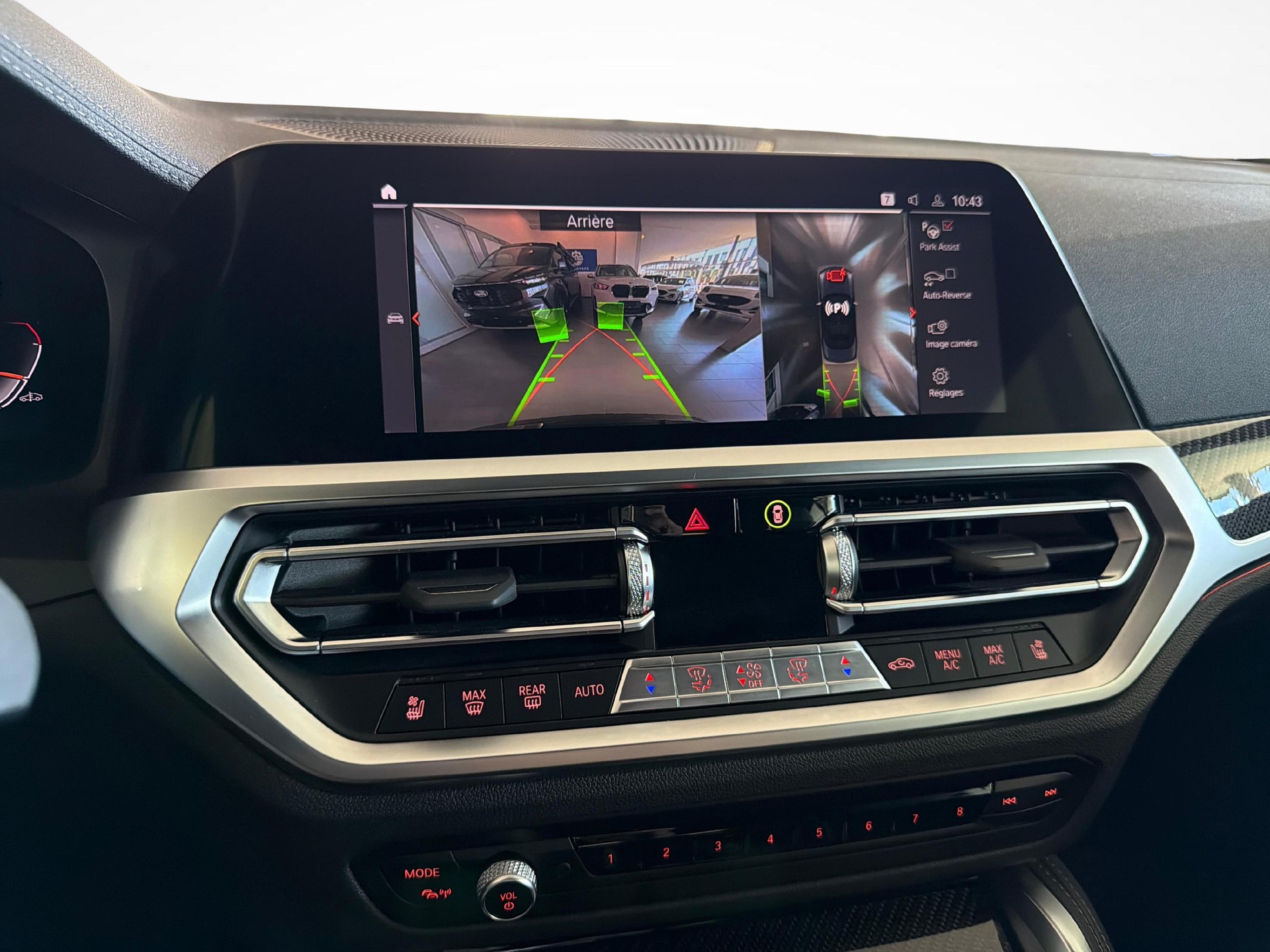 BMW M440i xDrive Cabrio-image-15