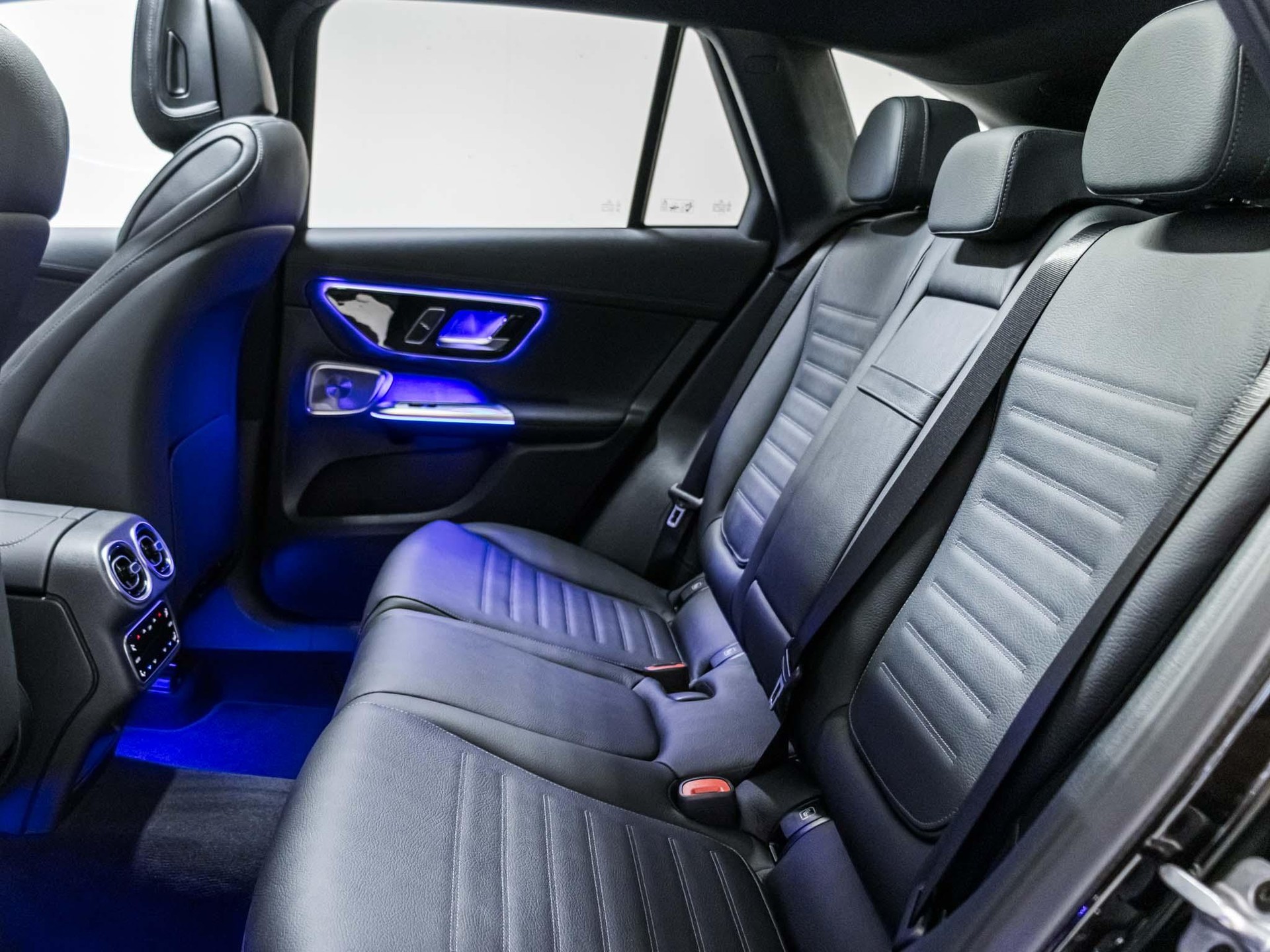 MERCEDES-BENZ GLC 300 4MATIC-image-7