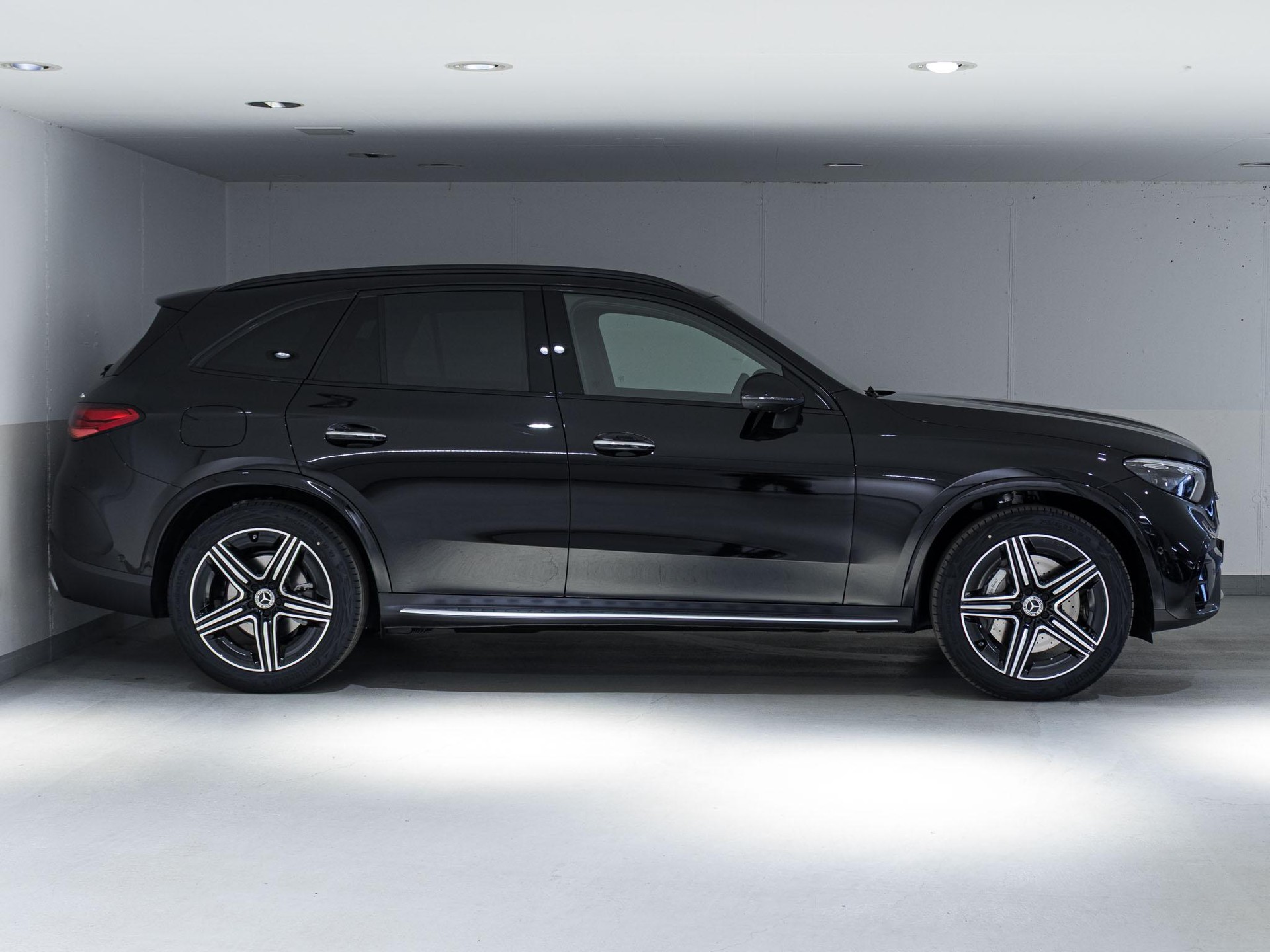 MERCEDES-BENZ GLC 300 4MATIC-image-1