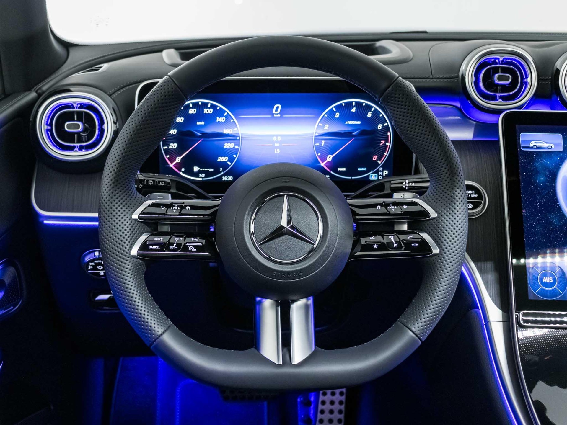 MERCEDES-BENZ GLC 300 4MATIC-image-10