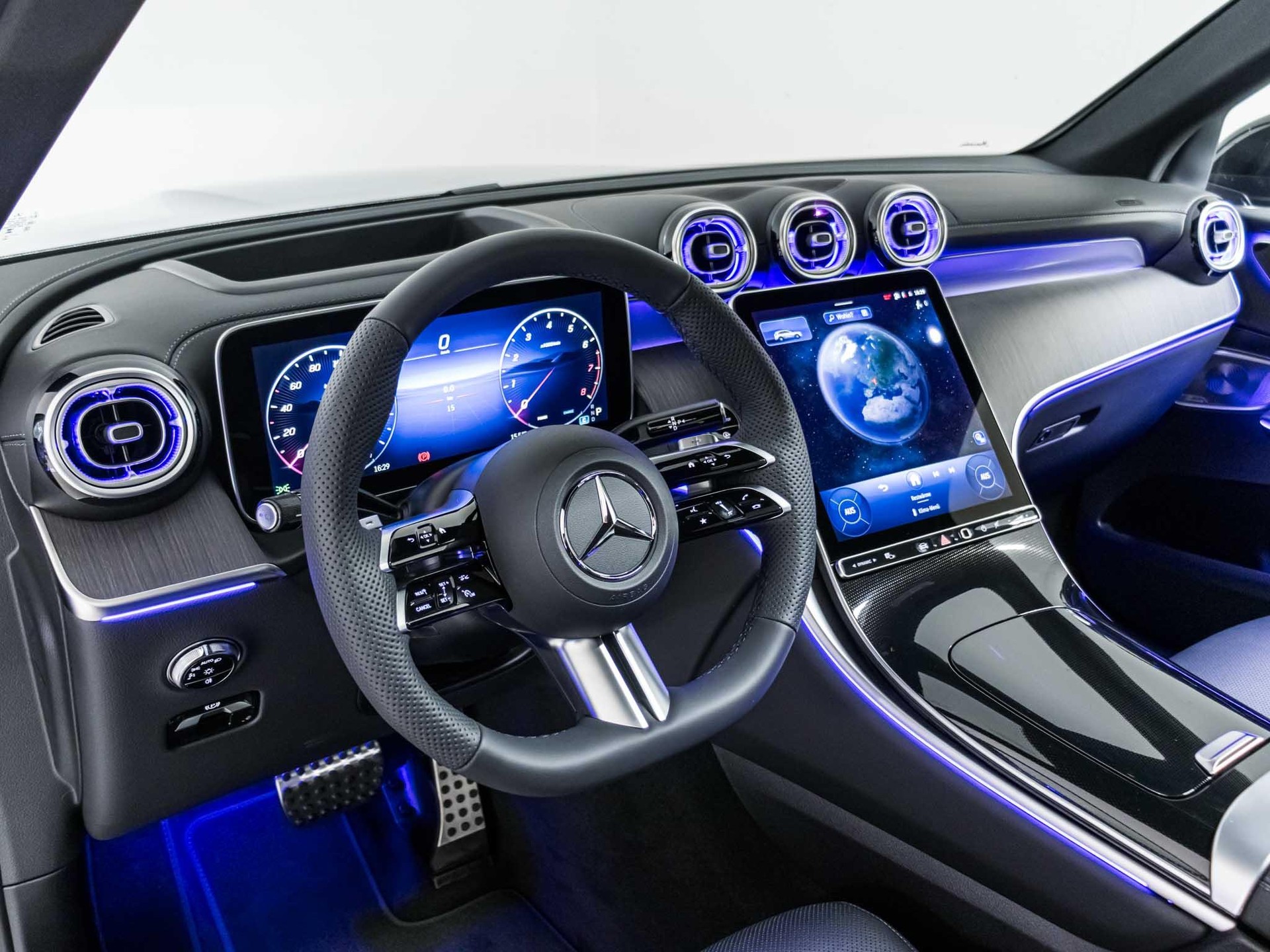 MERCEDES-BENZ GLC 300 4MATIC-image-9