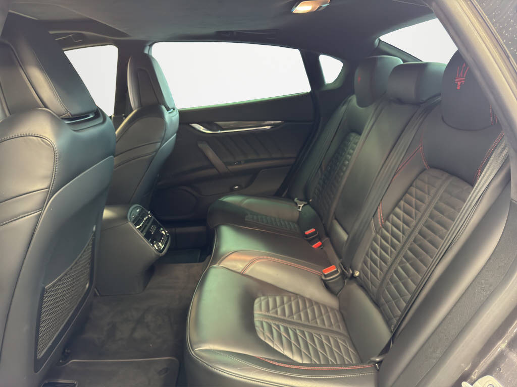 MASERATI Quattroporte 3.0 V6 S GranSport Q4-image-14