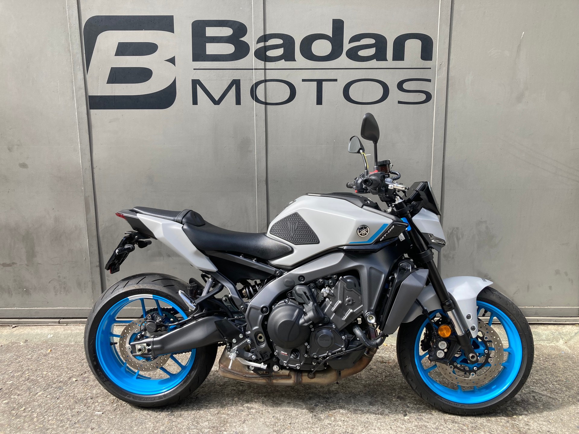 YAMAHA MT-09