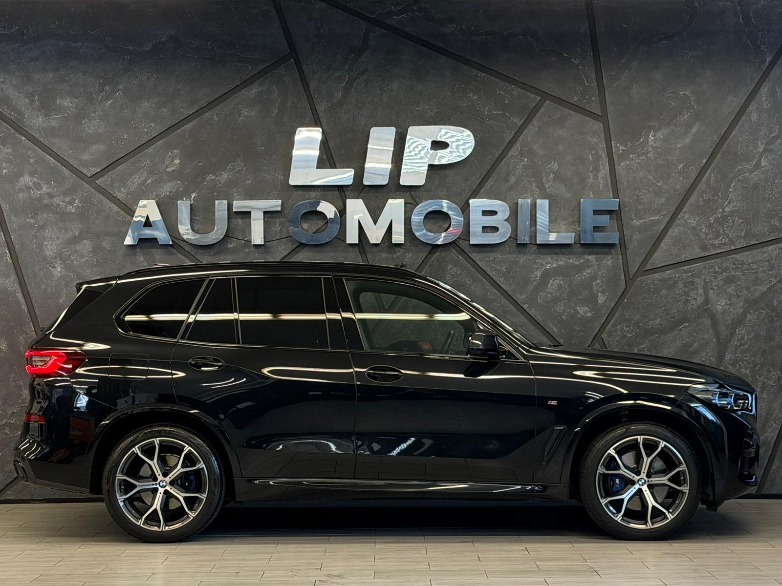 BMW X5 xDrive 48V 30d M Sport Steptronic-showroom-element-3