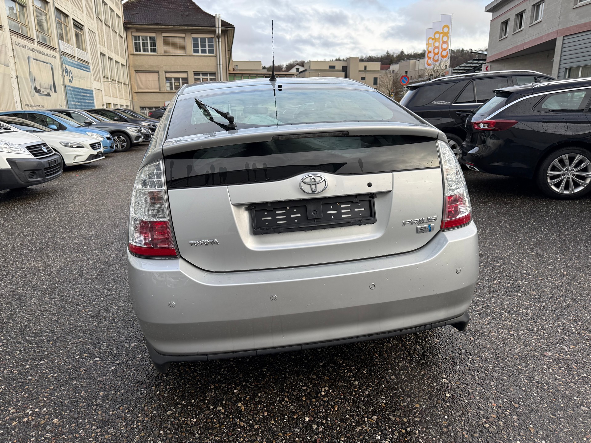 TOYOTA Prius 1.5 16V Hybrid-image-3