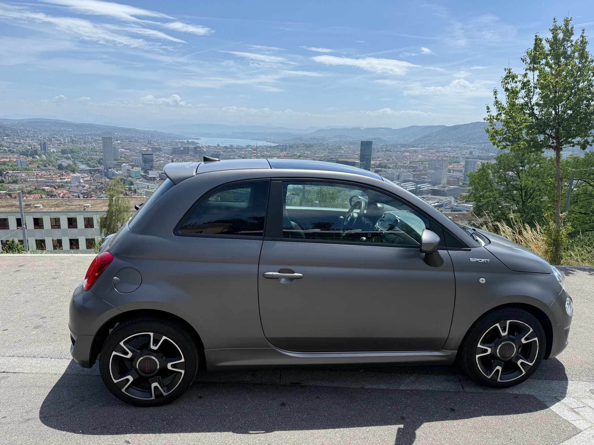 FIAT 1.0 Hybrid Sport | 31'000 km | CH | Glasdach | Beats | Garantie bis 2028-image-0