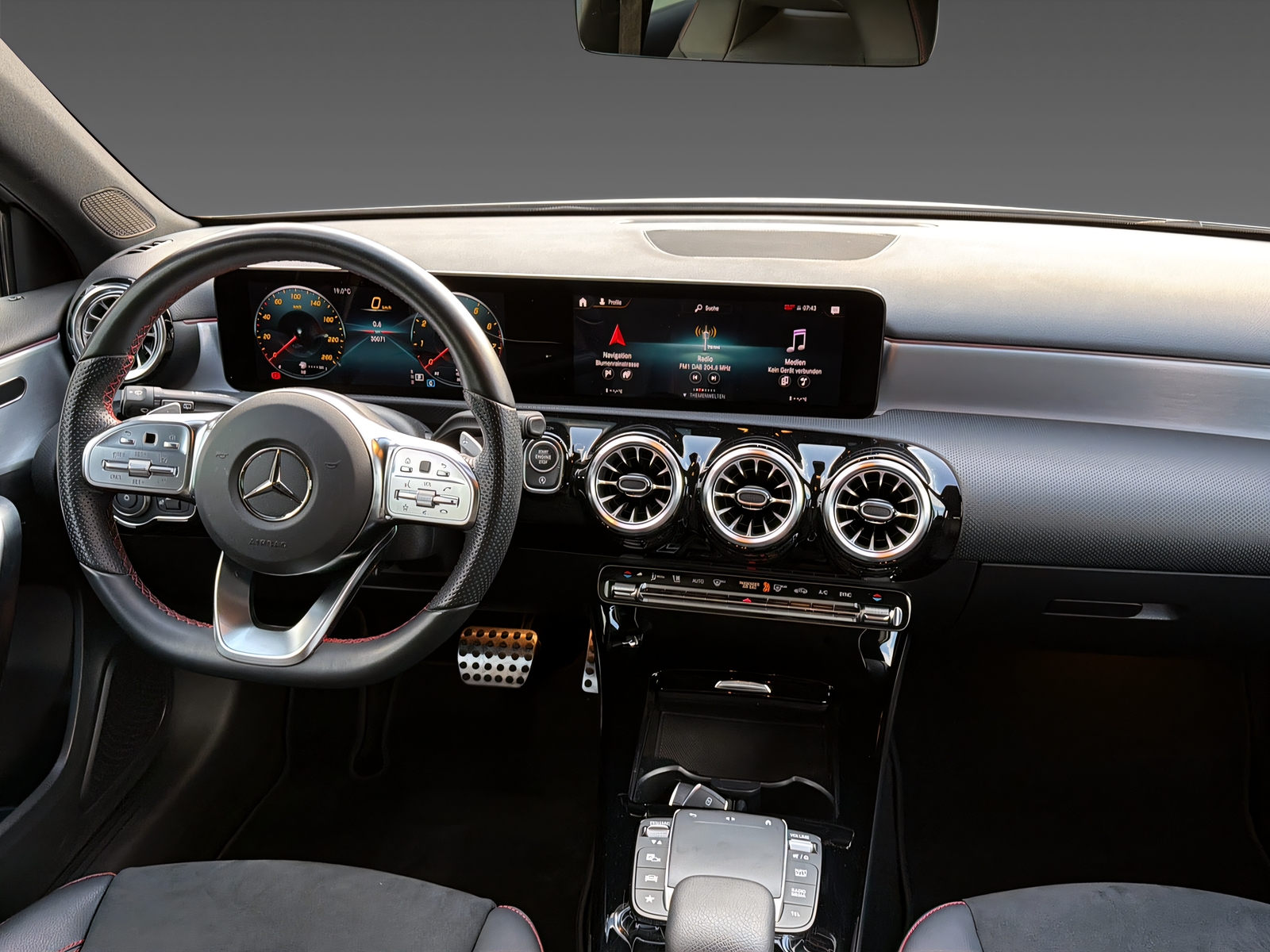 MERCEDES-BENZ A 250 4Matic AMG-Line-image-7