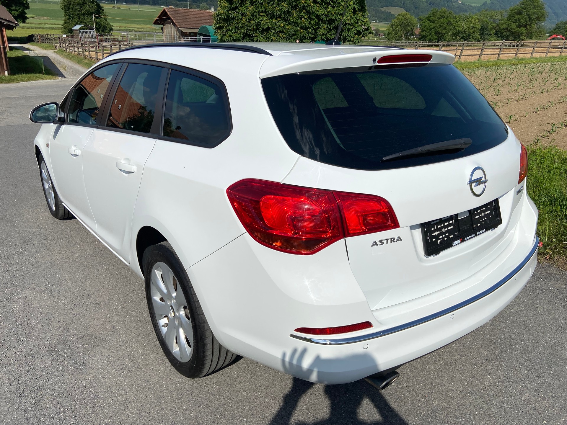 OPEL Astra SportsTourer 1.4i 16V Turbo Drive Automatik-image-2