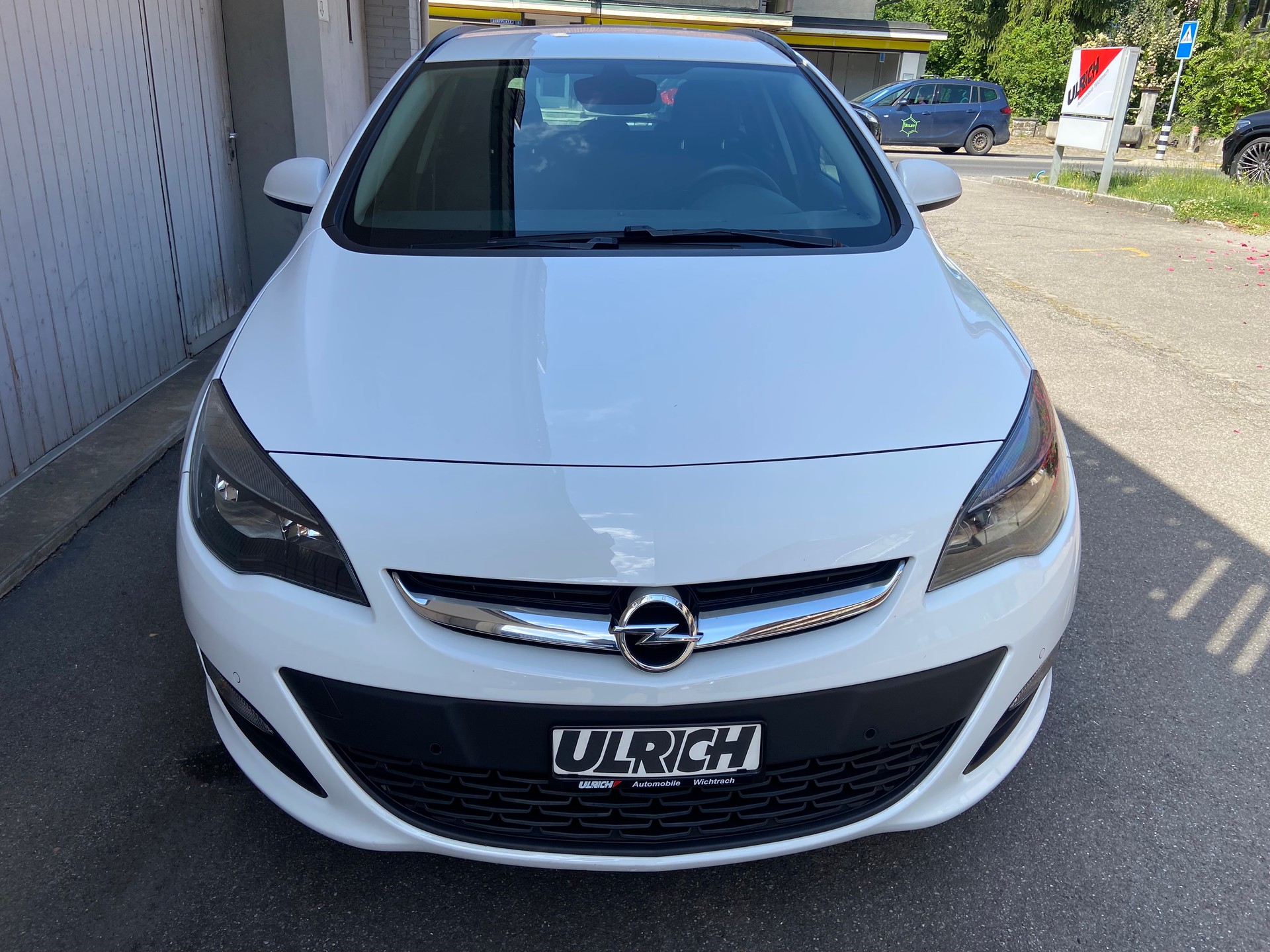 OPEL Astra SportsTourer 1.4i 16V Turbo Drive Automatik-image-4