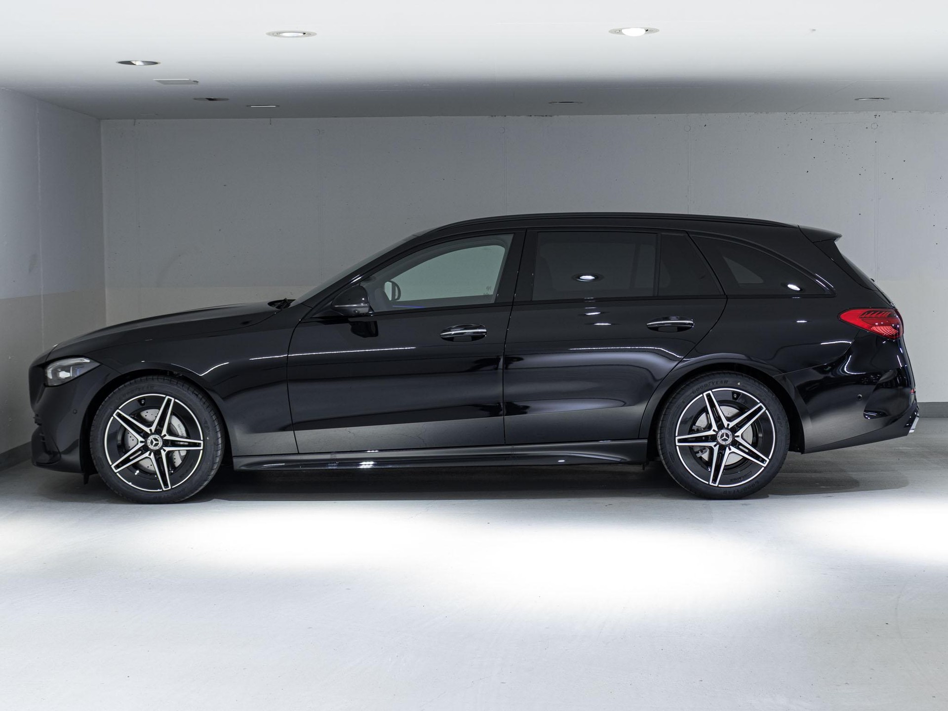 MERCEDES-BENZ C 220 d 4MATIC T-Modell "Swiss Star"-image-4