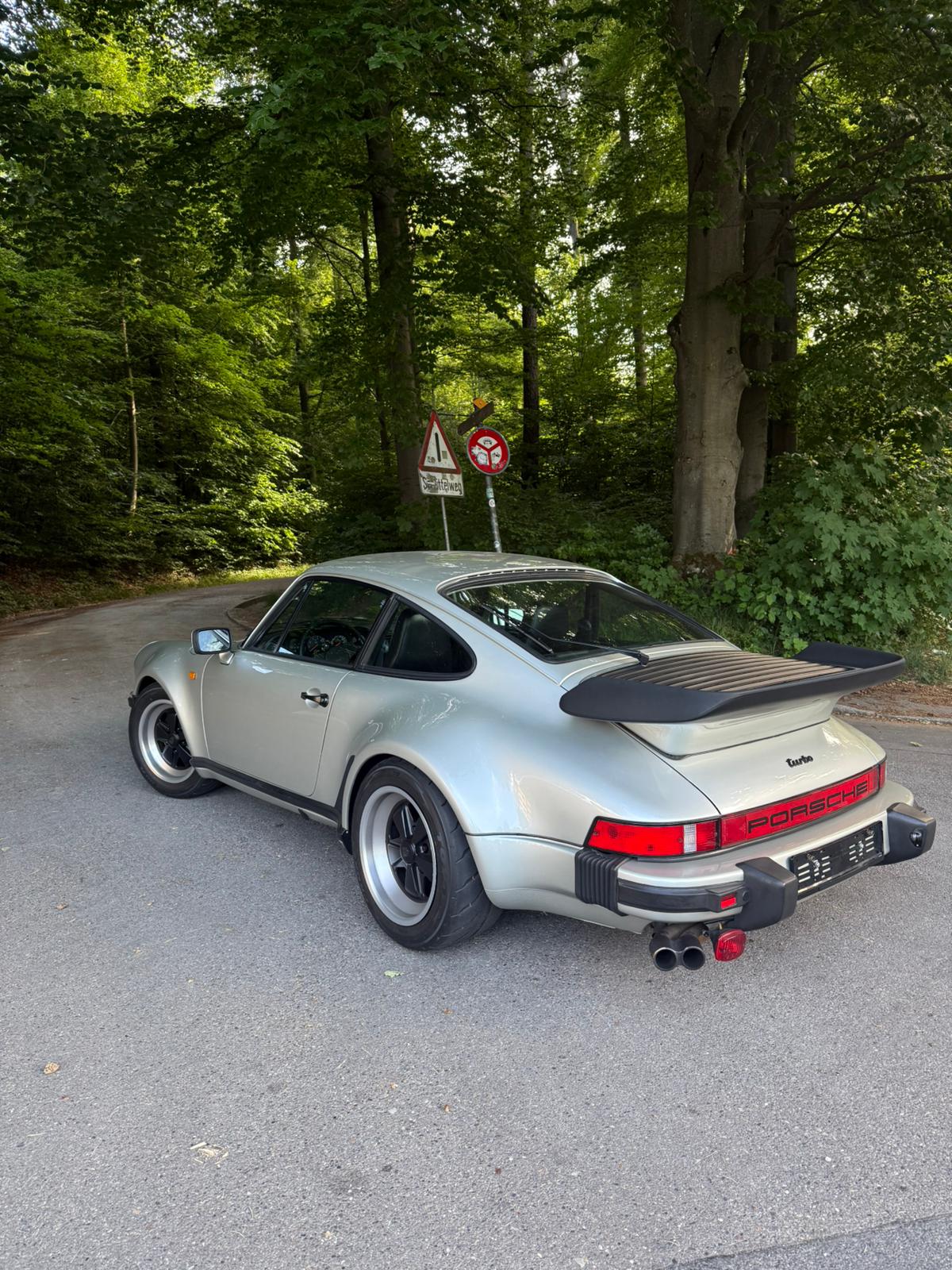 PORSCHE Turbo
