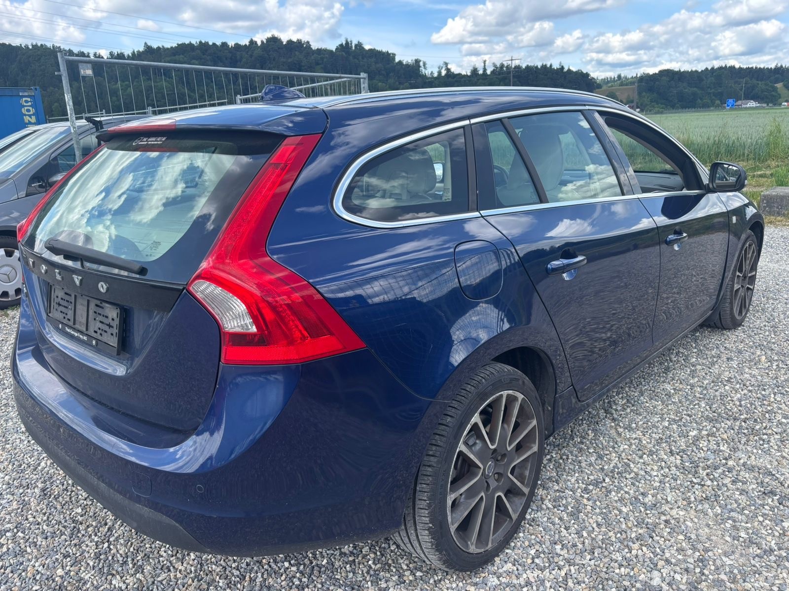 VOLVO V60 D3 Kinetic-image-3