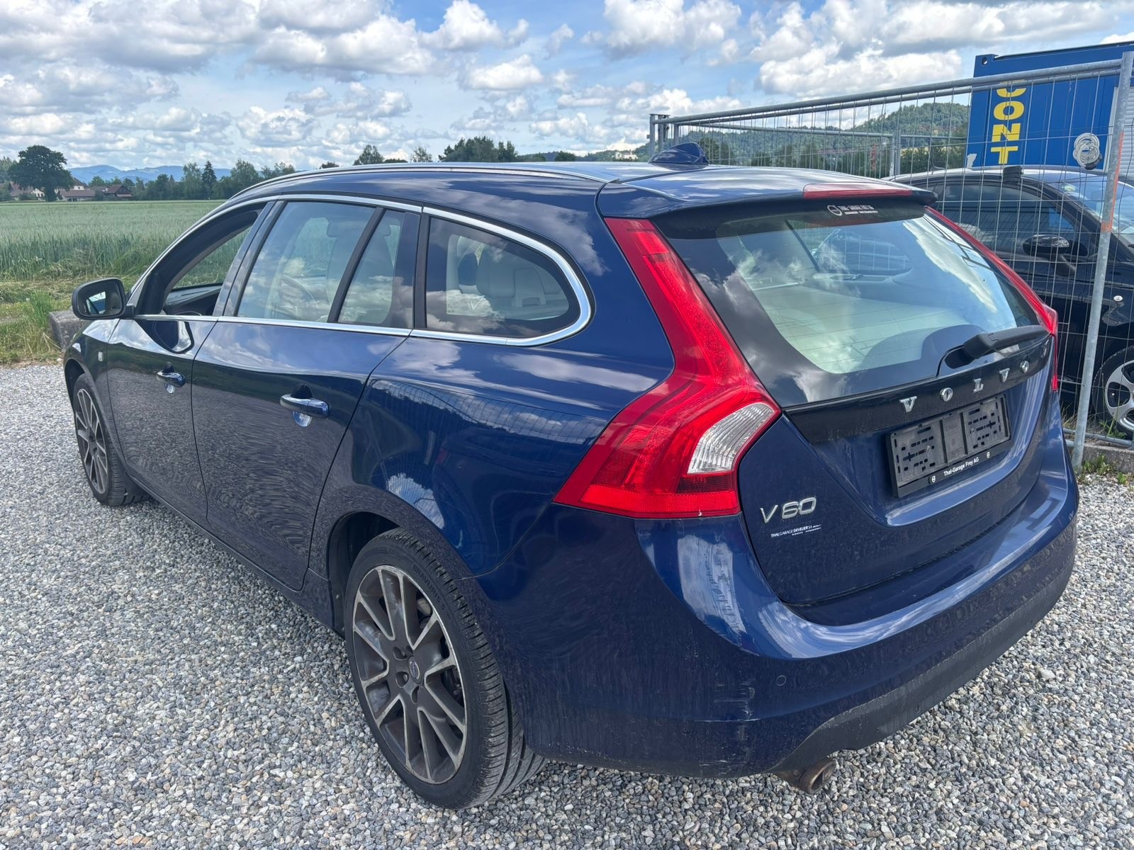 VOLVO V60 D3 Kinetic-image-5
