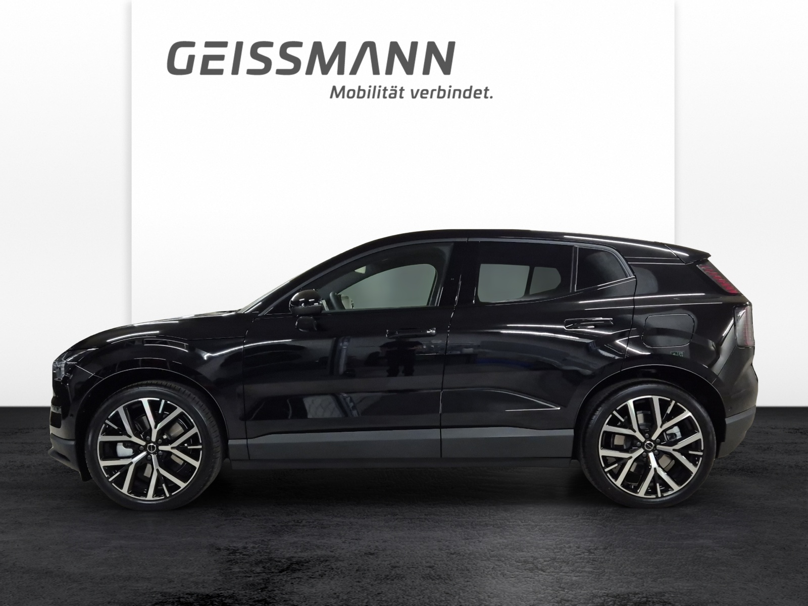 VOLVO EX30 E60 Twin Ultra Performance Sw. Black Ed. AWD-image-2