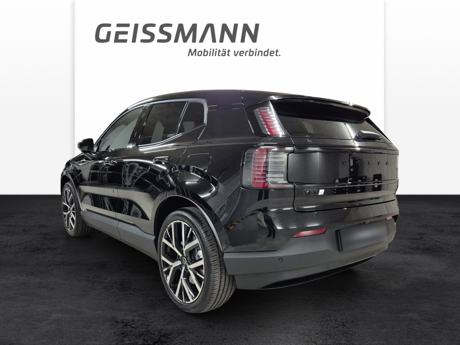VOLVO EX30 E60 Twin Ultra Performance Sw. Black Ed. AWD-image-7