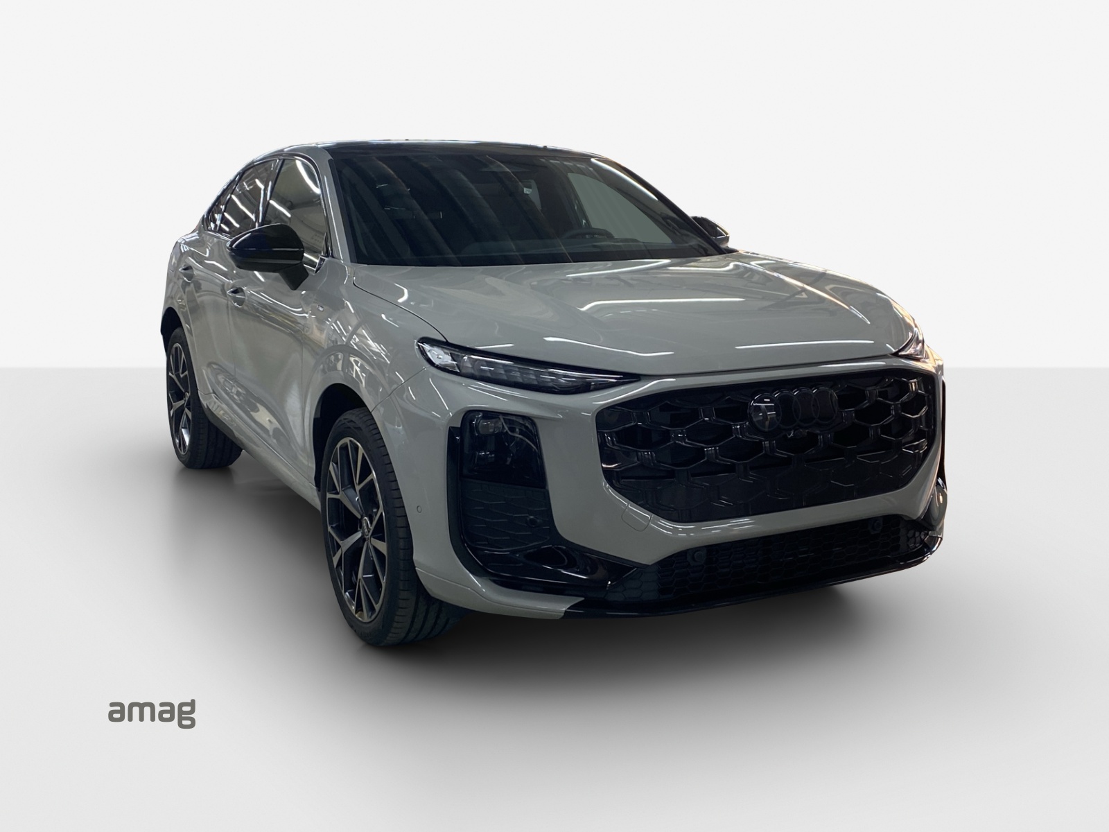 AUDI Q3 Sportback TFSI quattro 195 kW S tronic-image-5