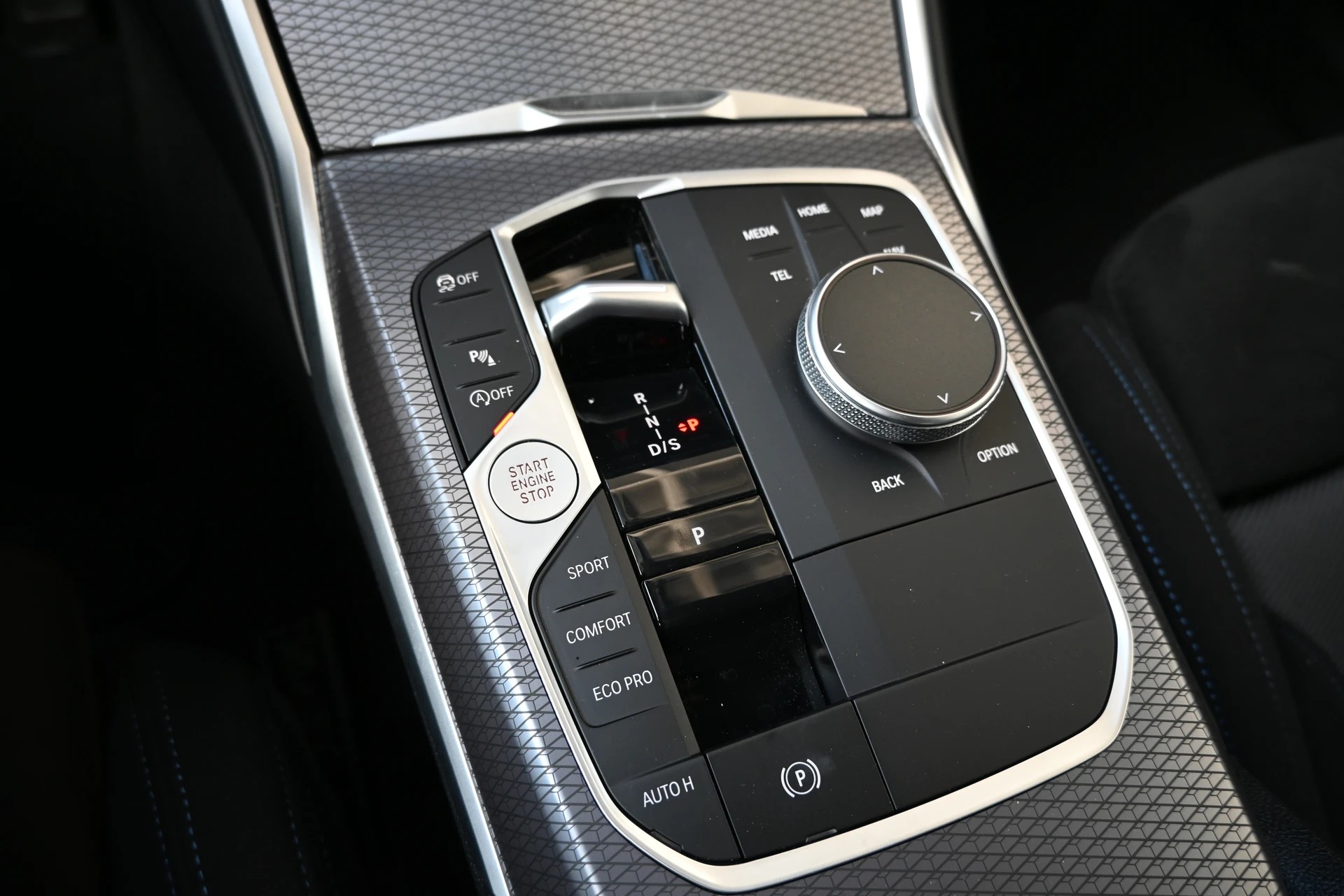 BMW 330i Touring xDrive Steptronic M Sport Automat 4X4-image-18