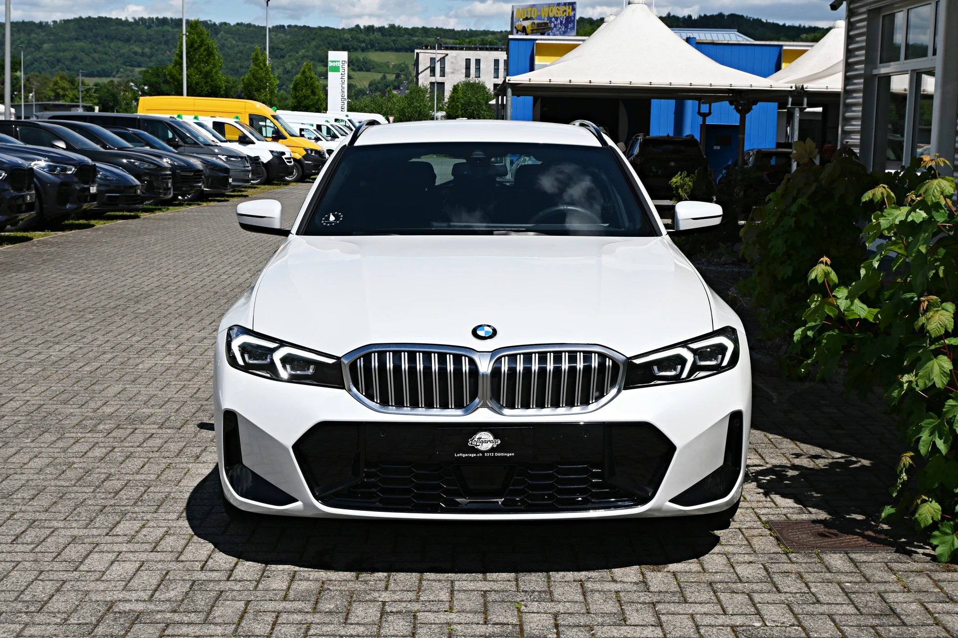 BMW 330i Touring xDrive Steptronic M Sport Automat 4X4-image-2
