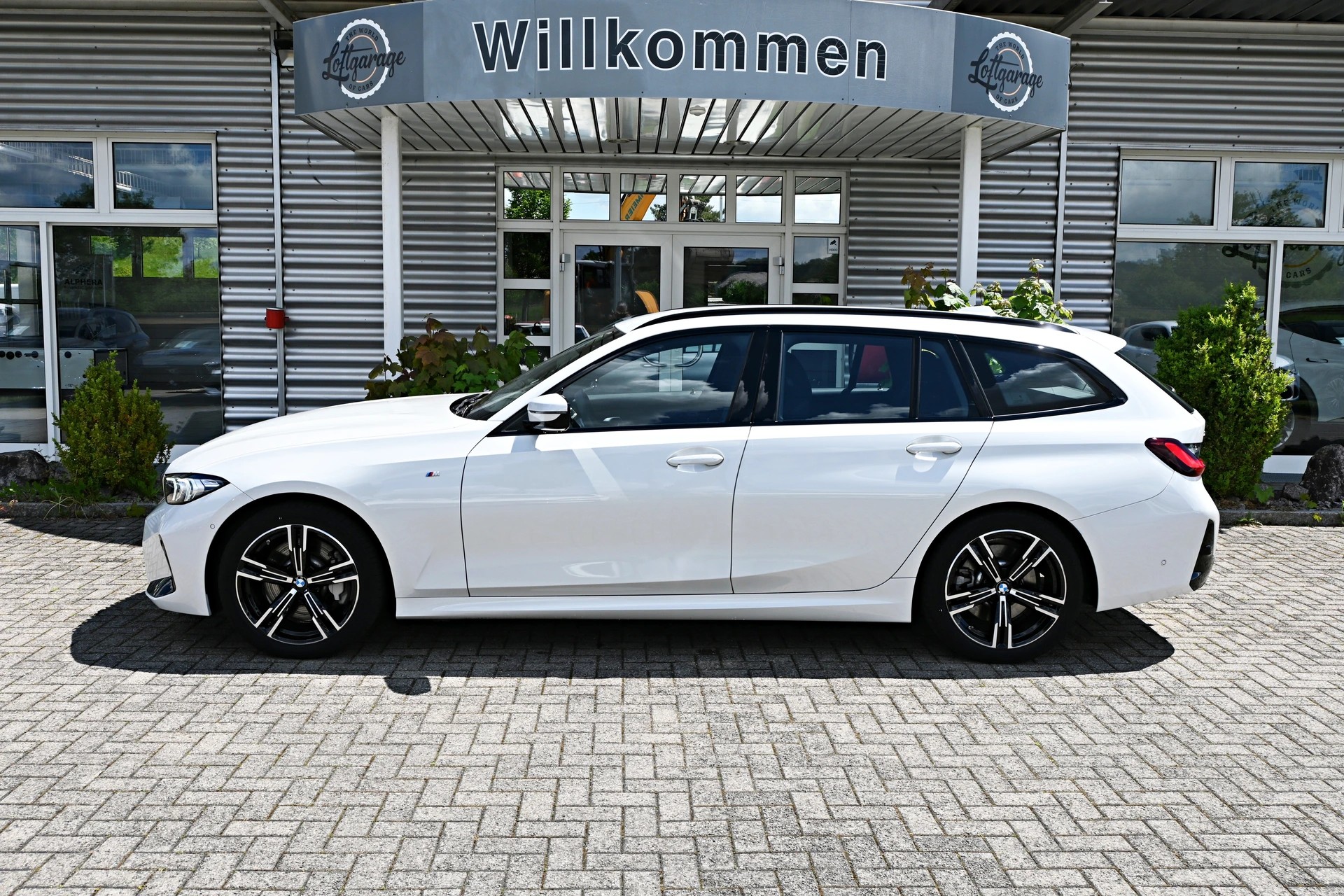 BMW 330i Touring xDrive Steptronic M Sport Automat 4X4-image-4
