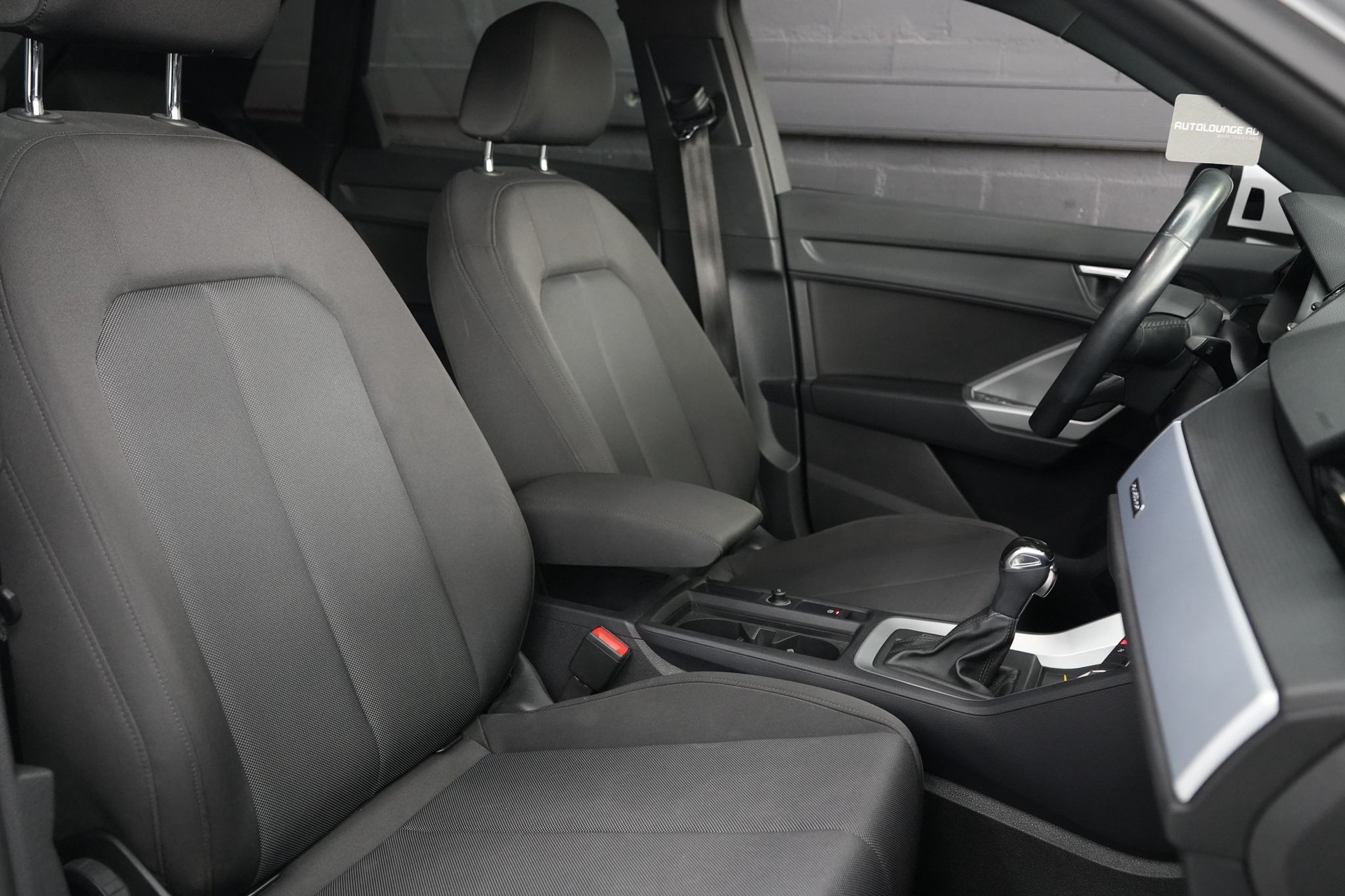 AUDI Q3 40 TDI advanced quattro S-tronic-image-16