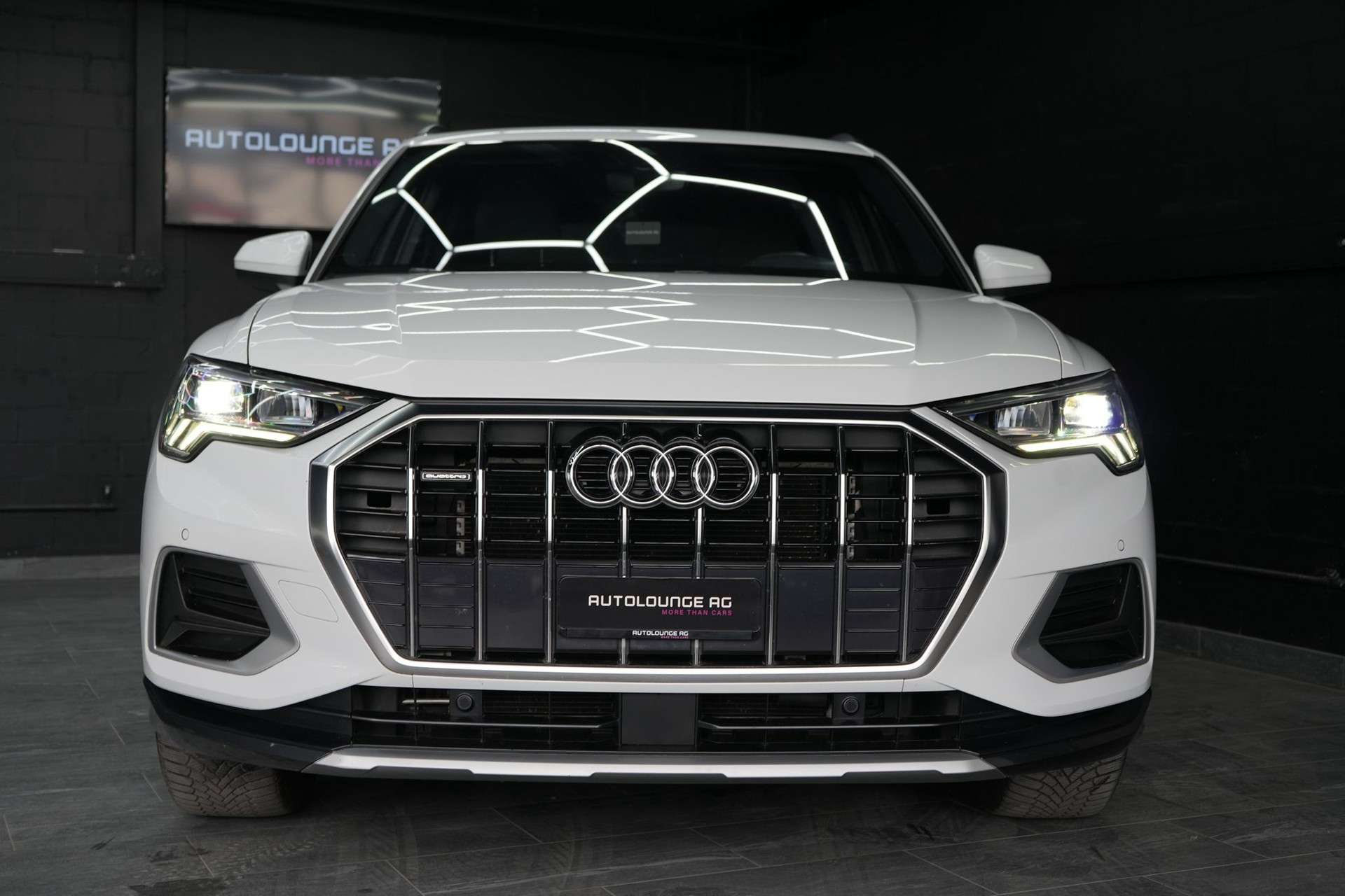 AUDI Q3 40 TDI advanced quattro S-tronic-image-1
