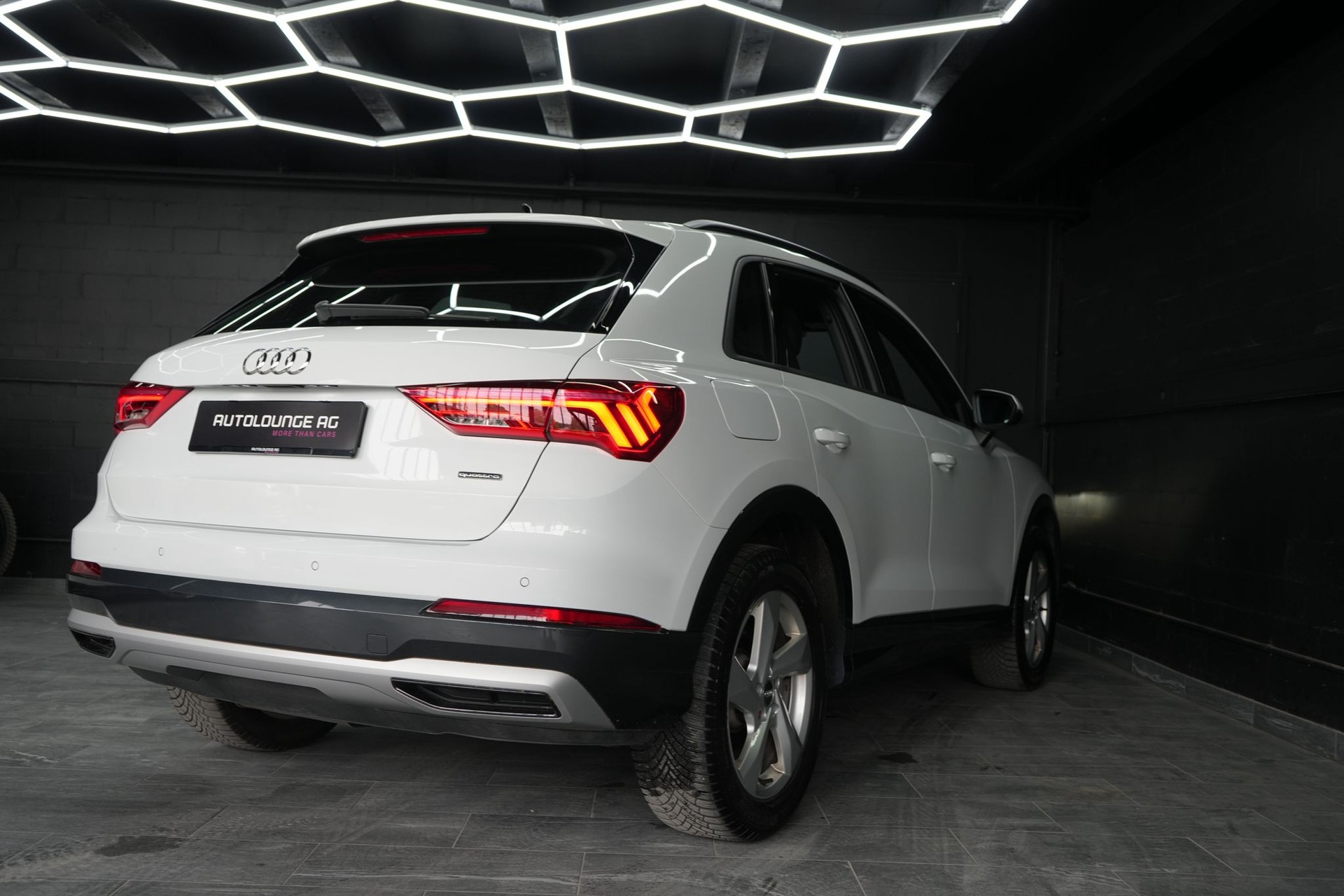 AUDI Q3 40 TDI advanced quattro S-tronic-image-6