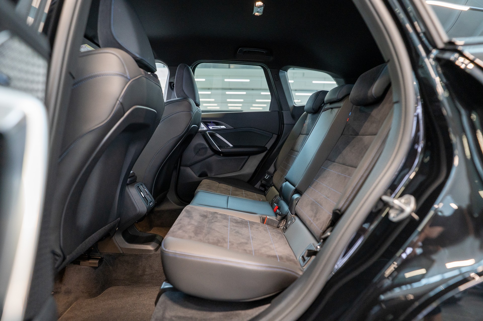 BMW X1 M35i / 360°Kamera / HeadUp / Harman/Kardon-image-11