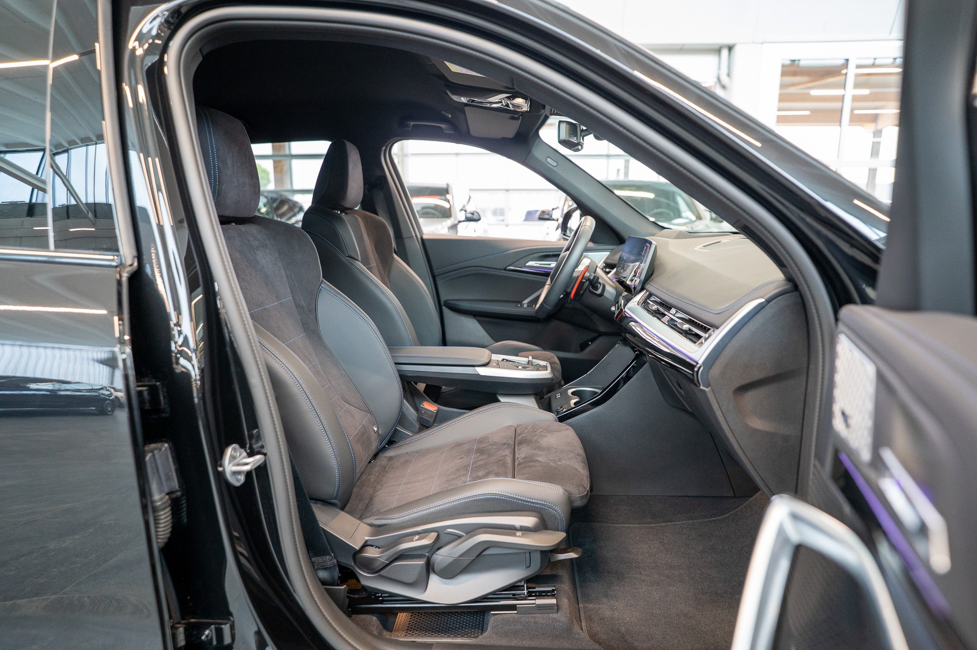 BMW X1 M35i / 360°Kamera / HeadUp / Harman/Kardon-image-13