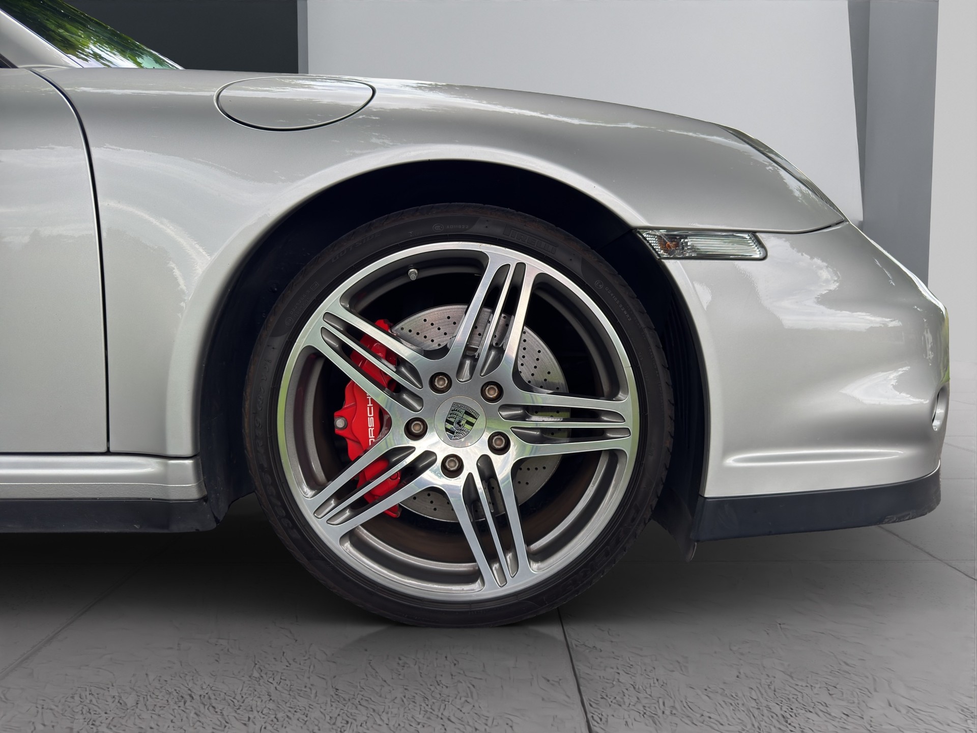 PORSCHE 911 Turbo-image-19