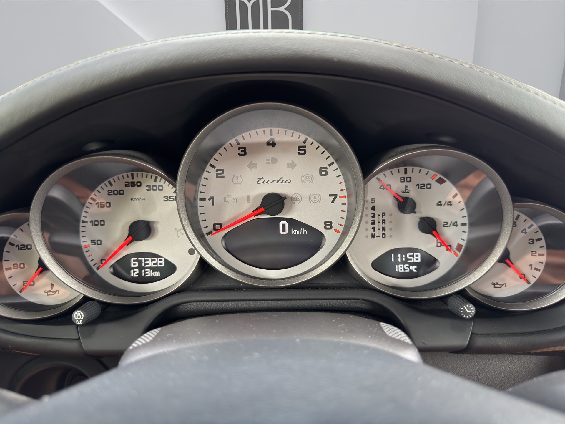 PORSCHE 911 Turbo-image-10