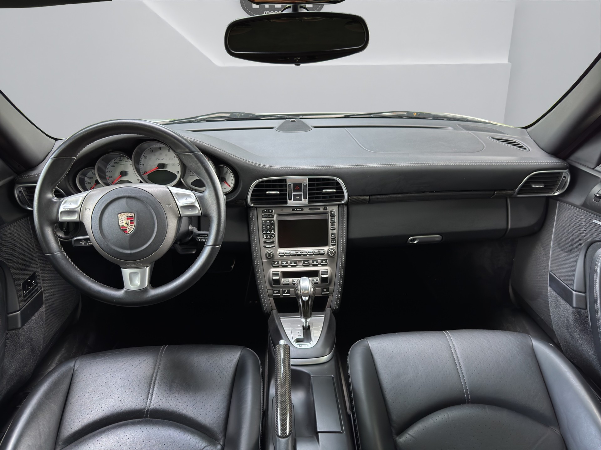 PORSCHE 911 Turbo-image-11