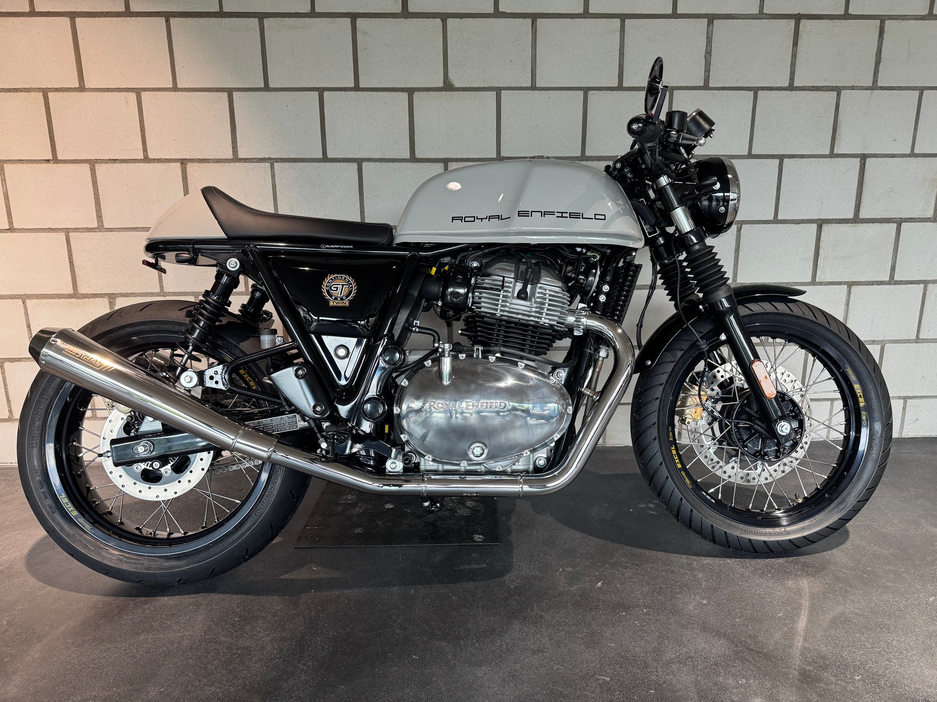 ROYAL ENFIELD Continental GT 650 Custom-showroom-element-3