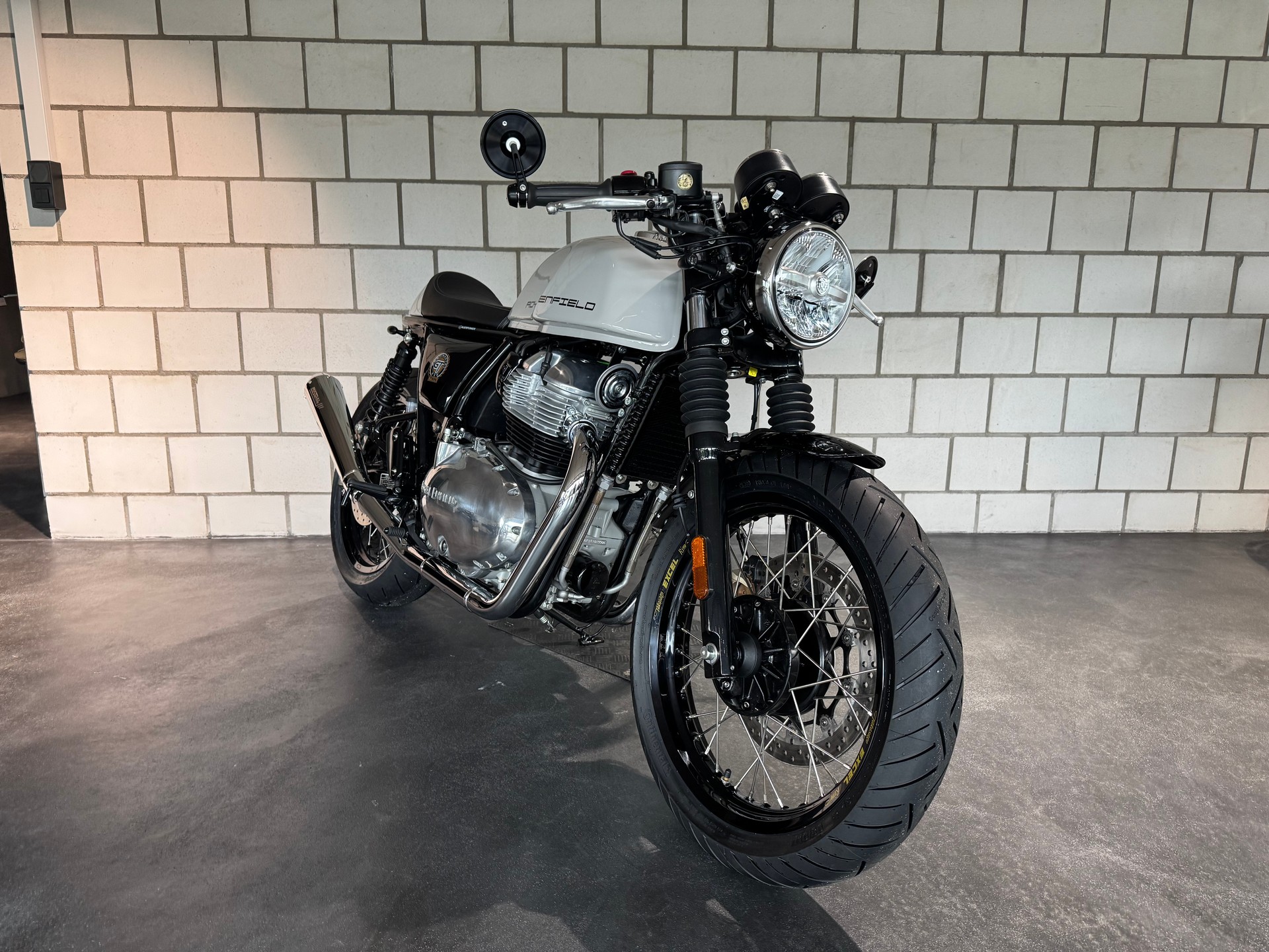 ROYAL ENFIELD Continental GT 650 Custom-showroom-element-2