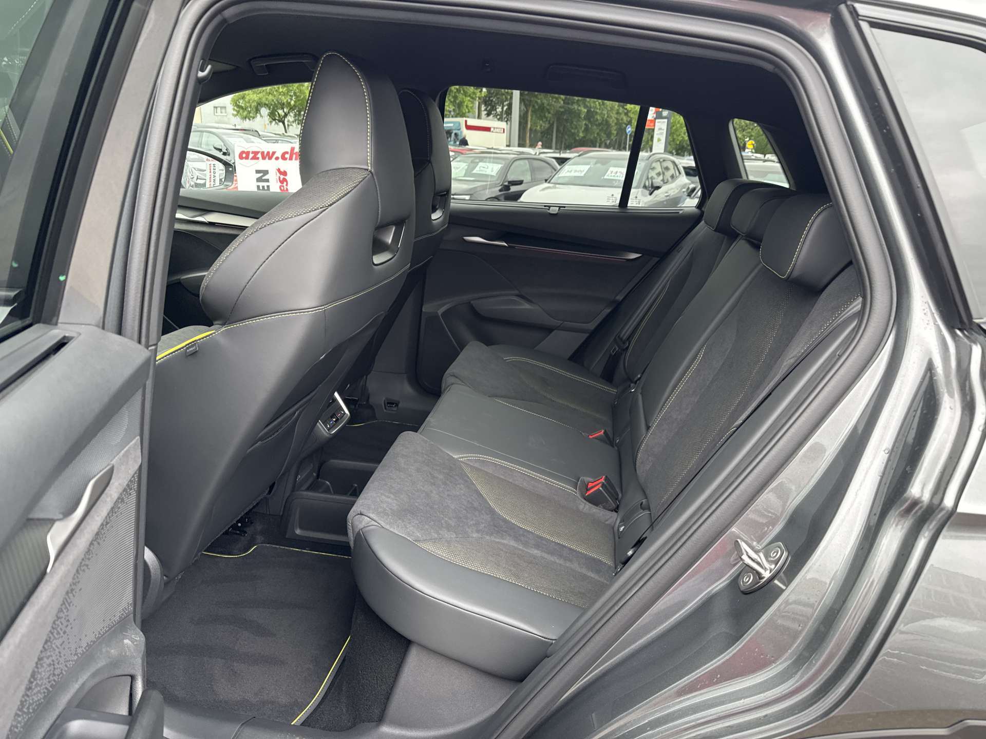 SKODA Elroq 85 RS 4x4 340PS Automat-image-6