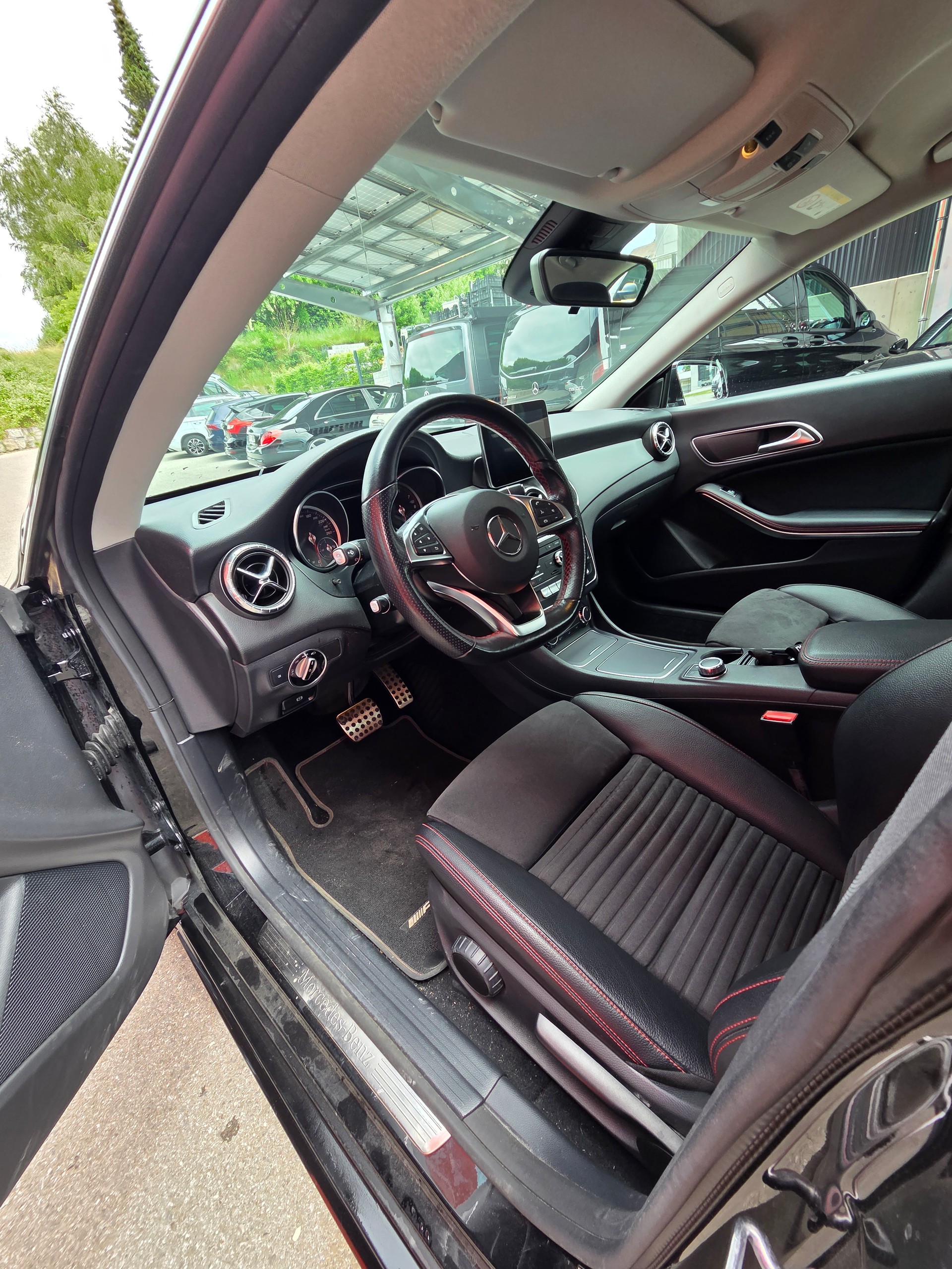 MERCEDES-BENZ CLA 250 AMG Line 7G-DCT 4Matic-image-7