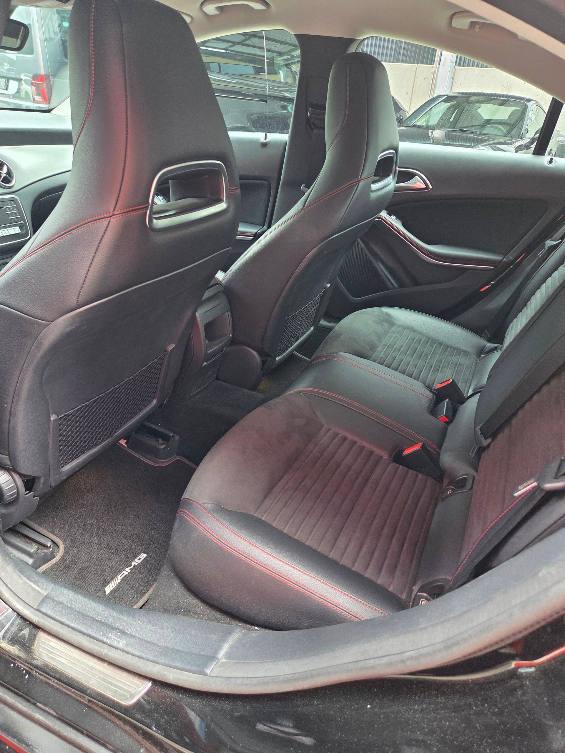 MERCEDES-BENZ CLA 250 AMG Line 7G-DCT 4Matic-image-6