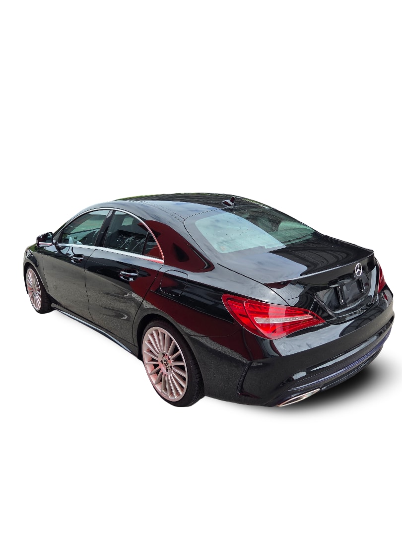 MERCEDES-BENZ CLA 250 AMG Line 7G-DCT 4Matic-image-3