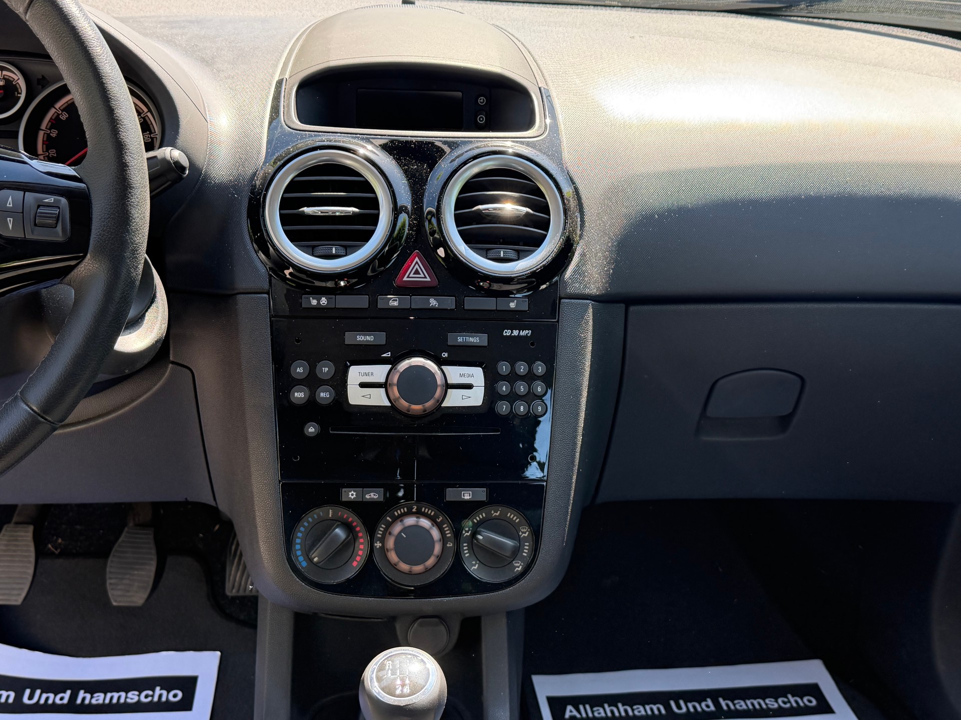 OPEL Corsa 1.2 TP Color Edition-image-15