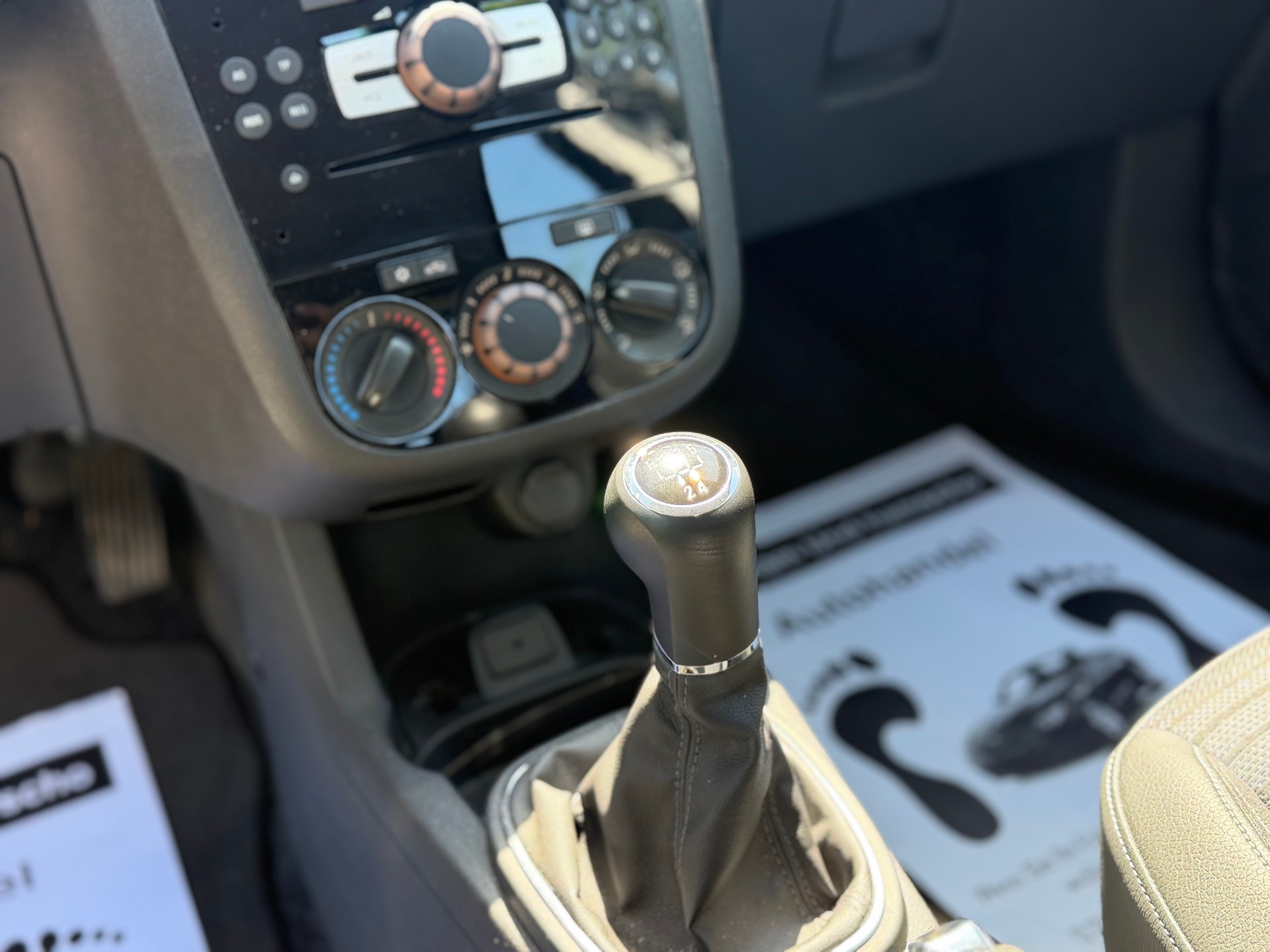 OPEL Corsa 1.2 TP Color Edition-image-14