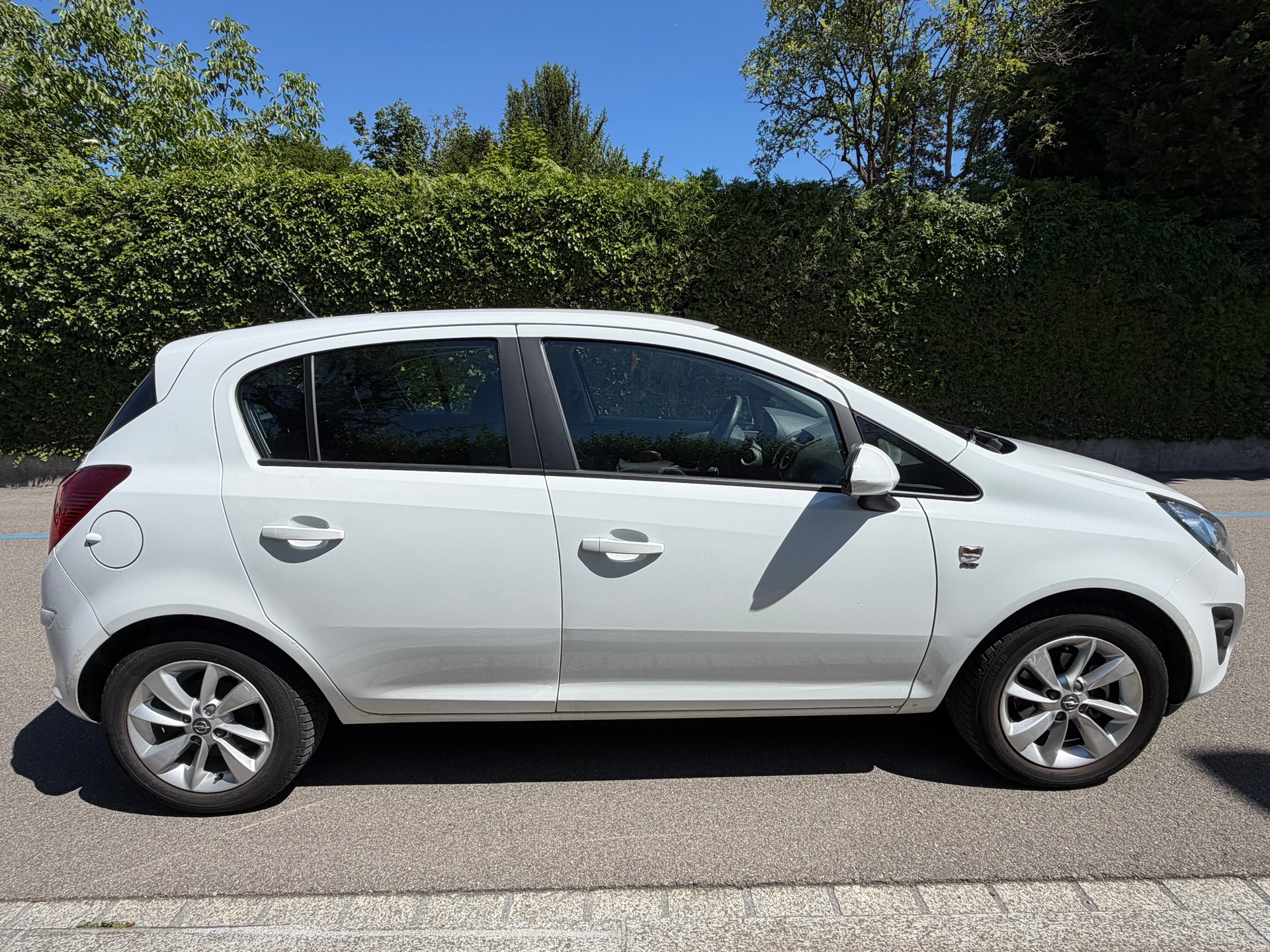 OPEL Corsa 1.2 TP Color Edition-image-1