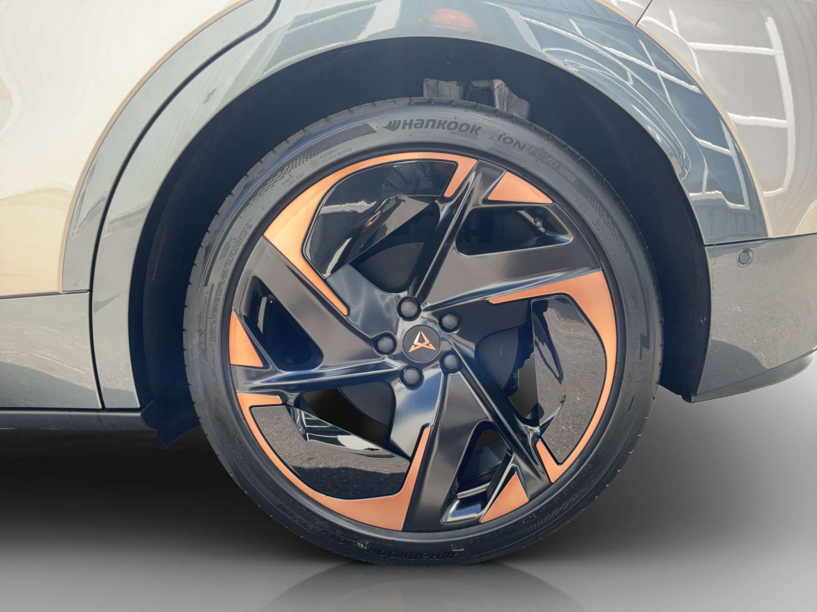 CUPRA Tavascan Type 9 77 kWh Adrenaline-image-13
