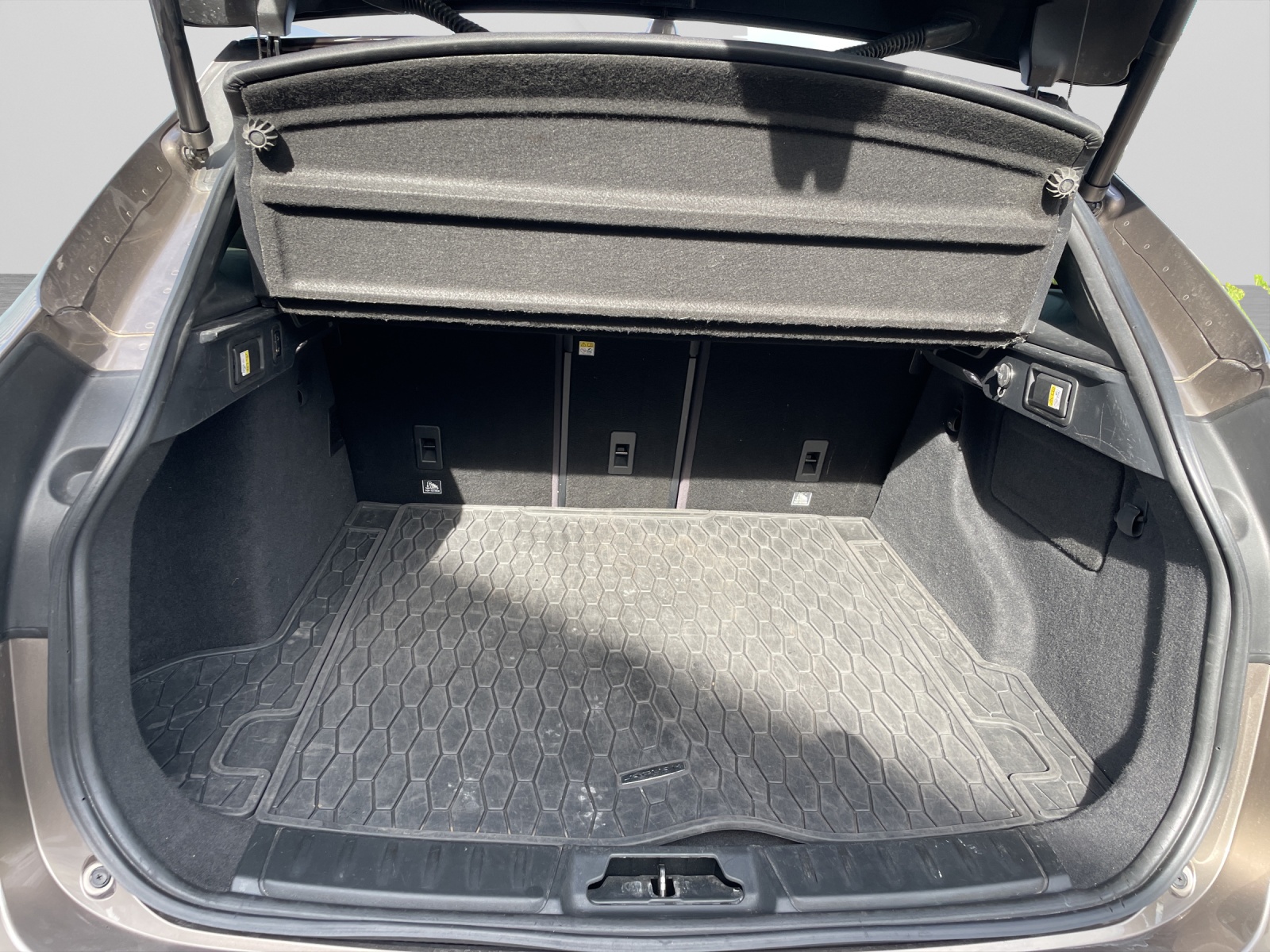 JAGUAR F-Pace 2.0 D 180 R-Sport AWD-image-14