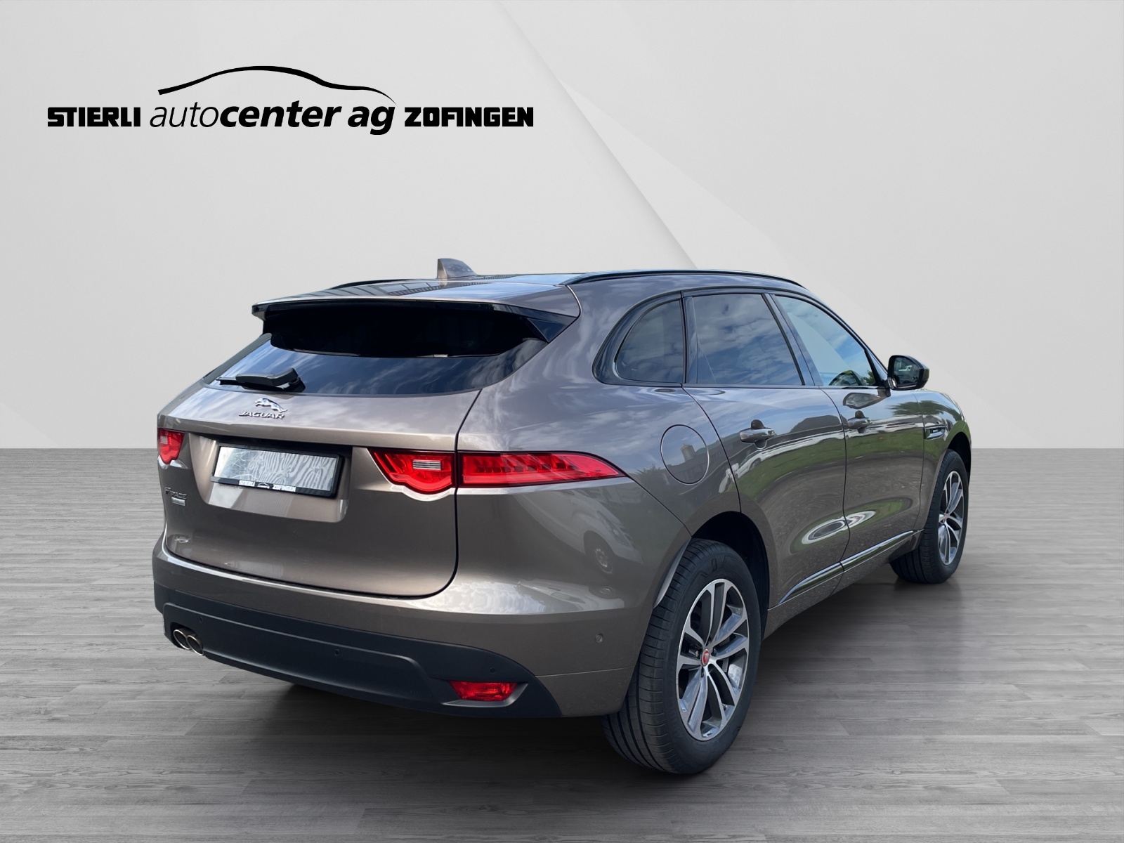 JAGUAR F-Pace 2.0 D 180 R-Sport AWD-image-4