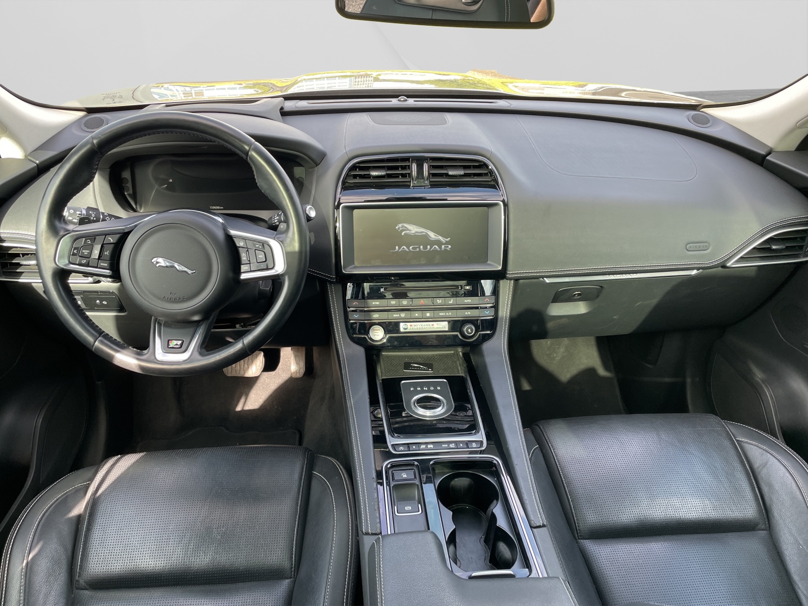 JAGUAR F-Pace 2.0 D 180 R-Sport AWD-image-10