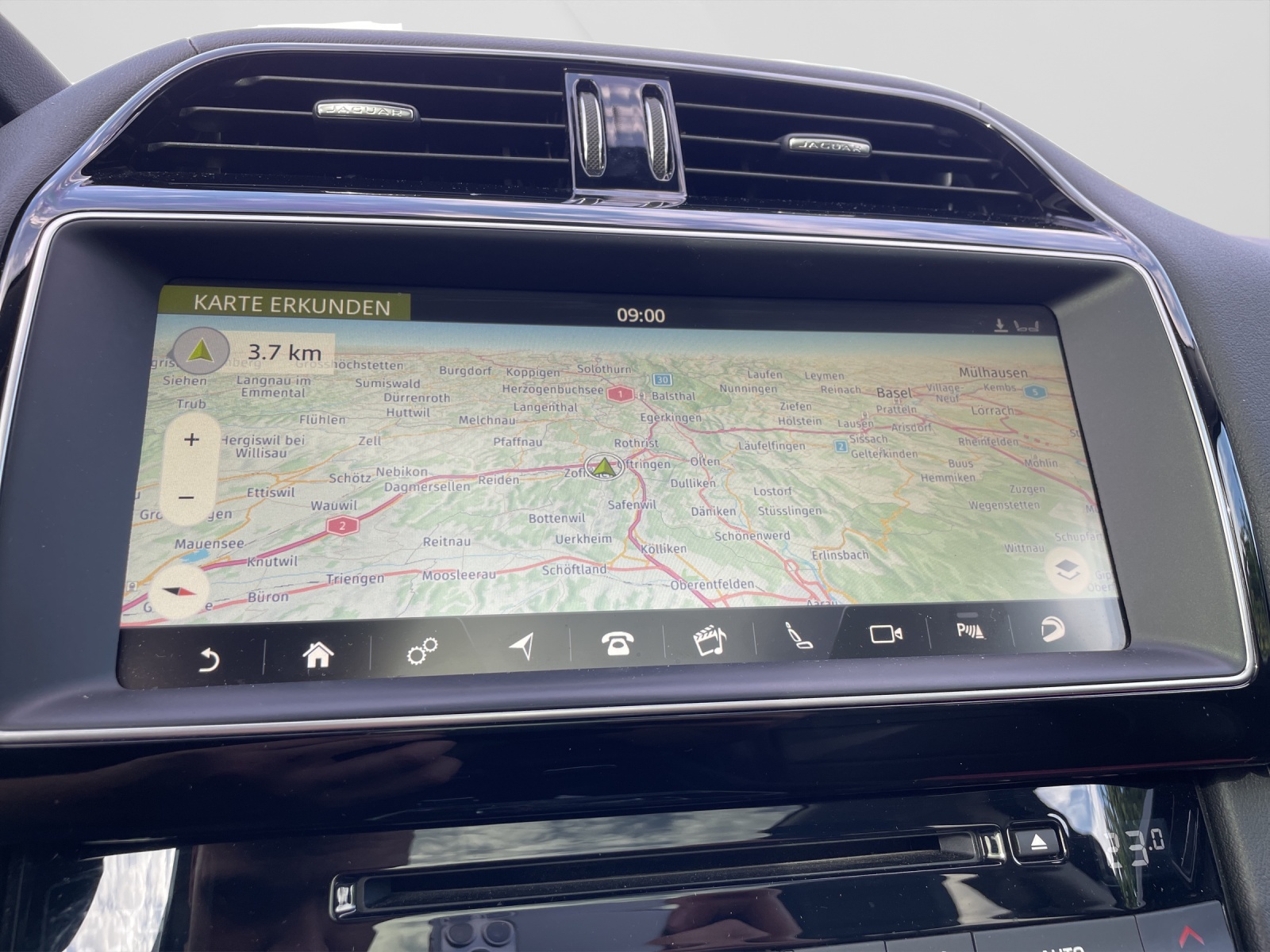 JAGUAR F-Pace 2.0 D 180 R-Sport AWD-image-12