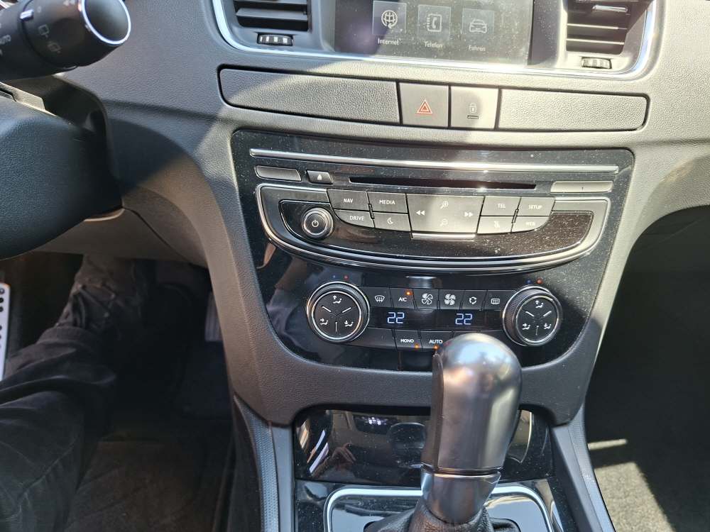 PEUGEOT 508 SW 2.0 BlueHDi 180 Allure S/S-image-10
