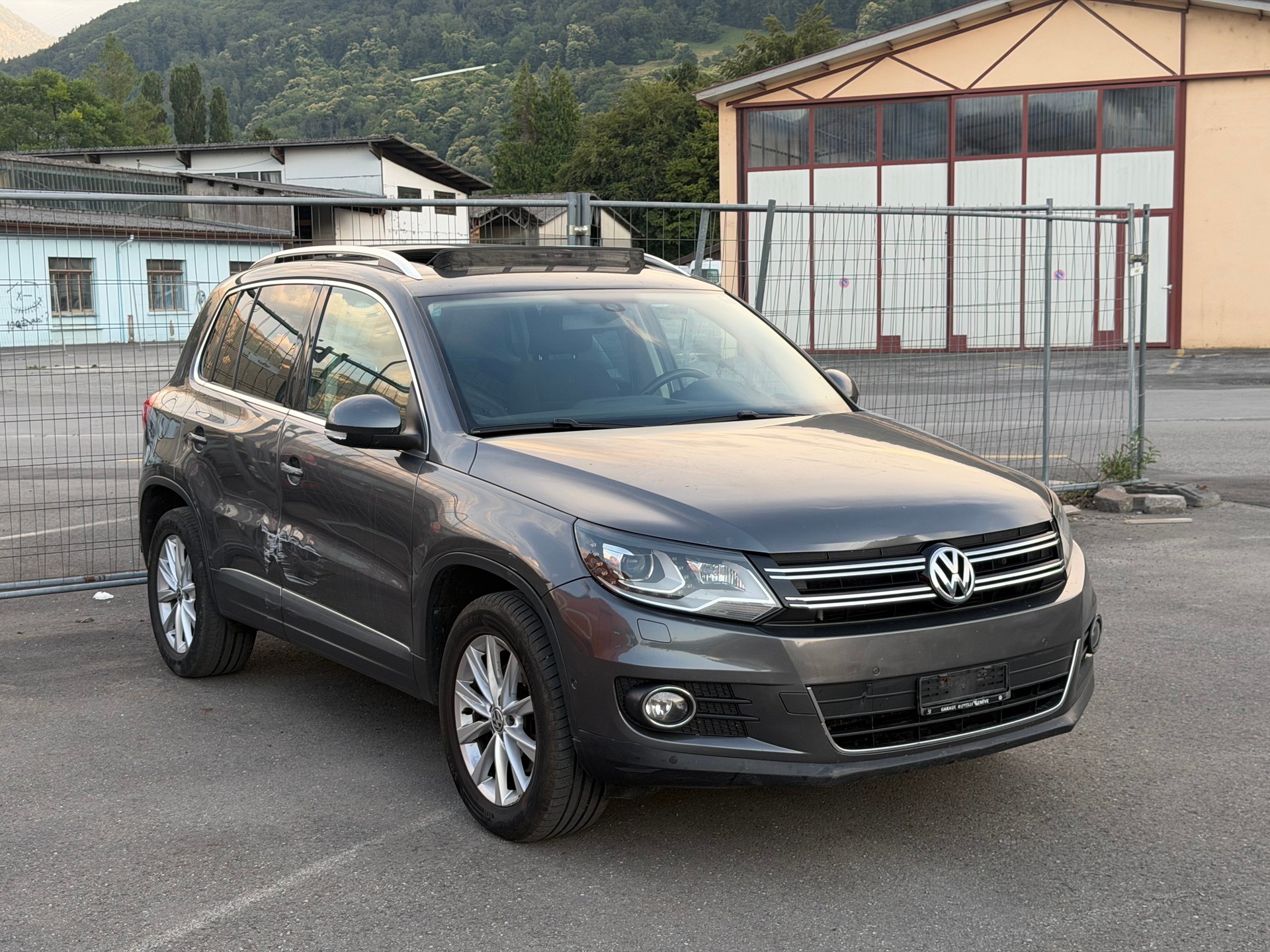 VW Tiguan 2.0 TDI BMT Design 4Motion DSG-image-2