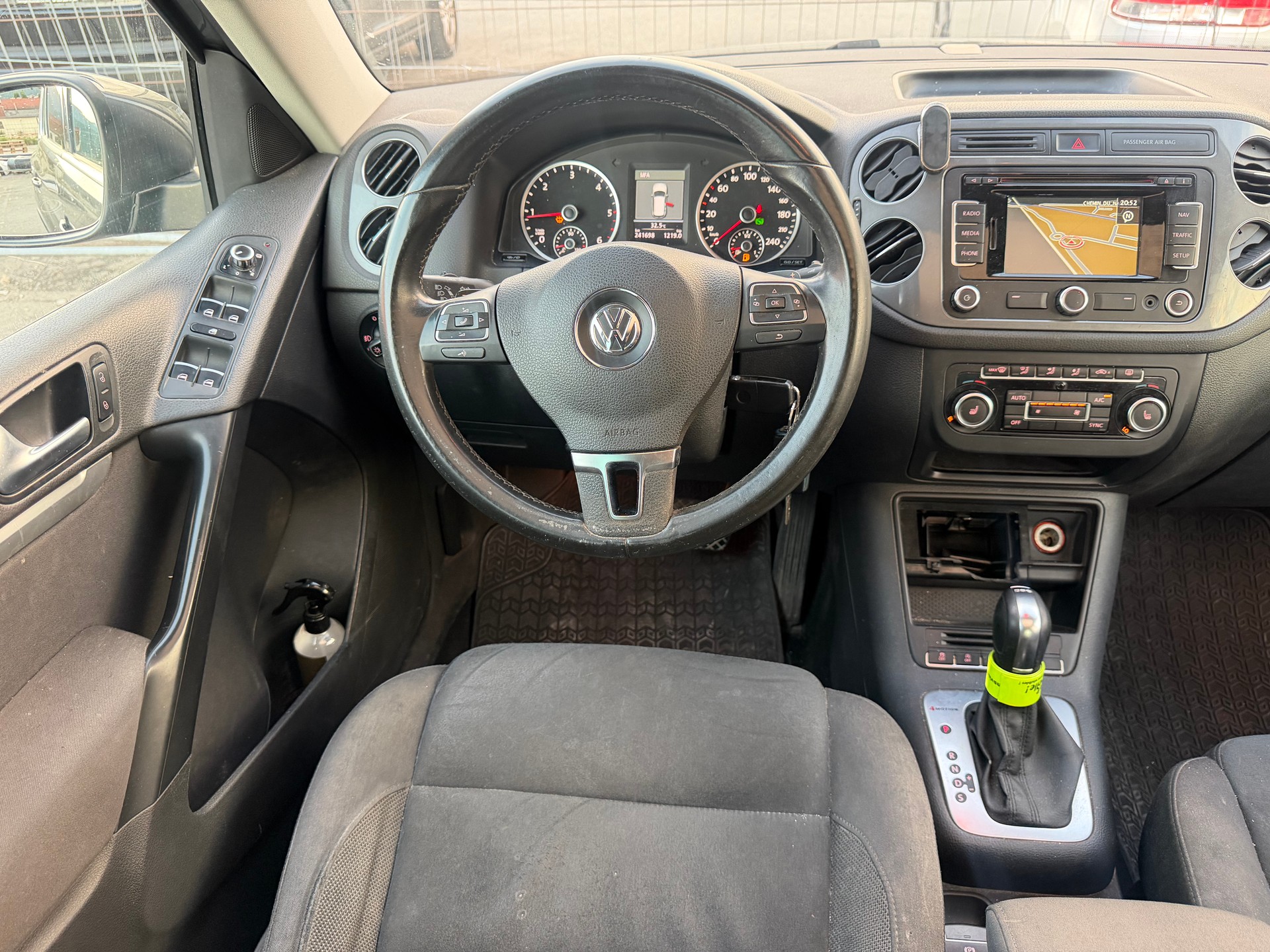 VW Tiguan 2.0 TDI BMT Design 4Motion DSG-image-9
