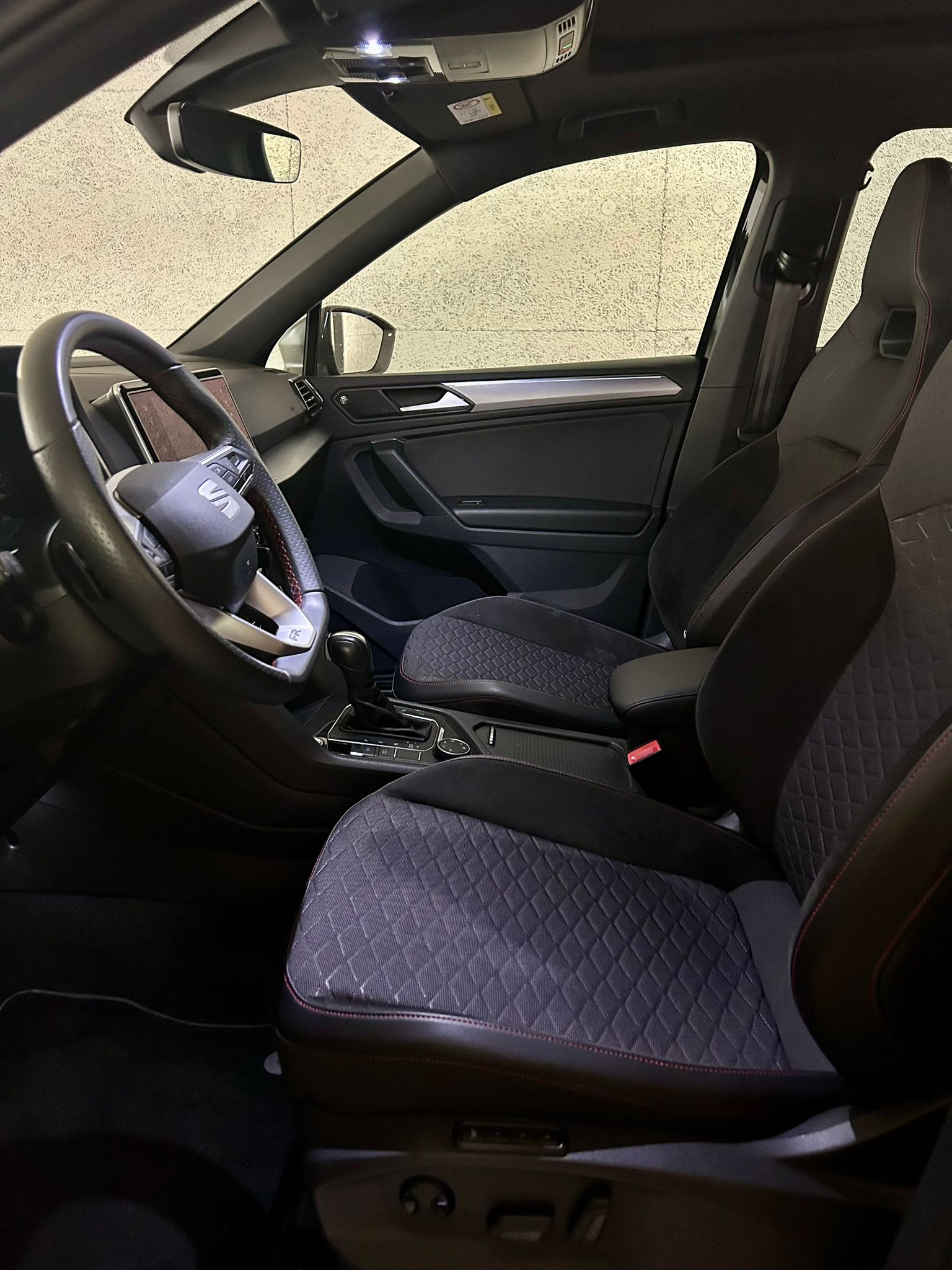 SEAT 2.0 TSI Swiss FR 4Drive DSG-image-4