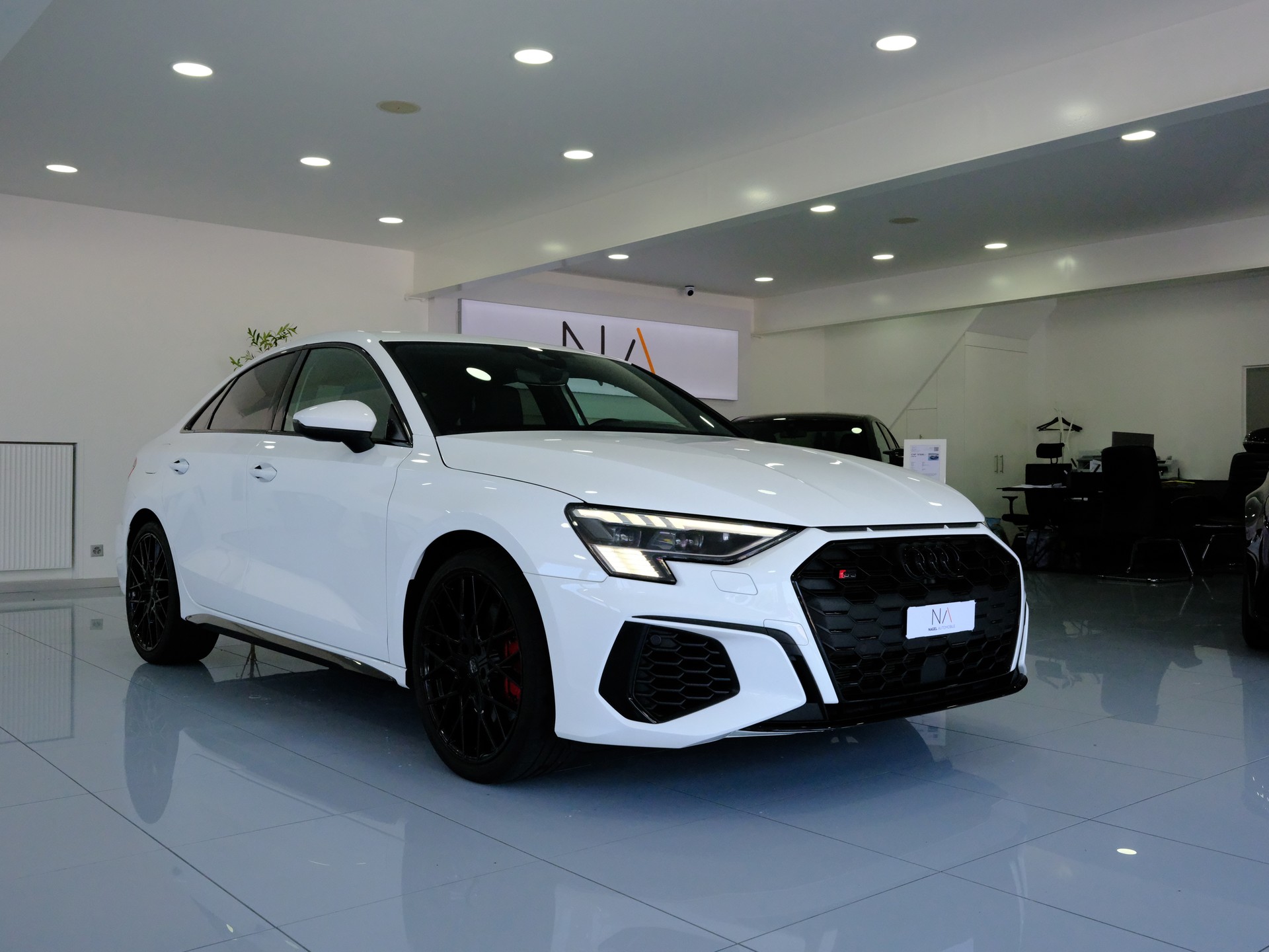 AUDI S3 Limousine 2.0 TFSI quattro S-tronic-image-1